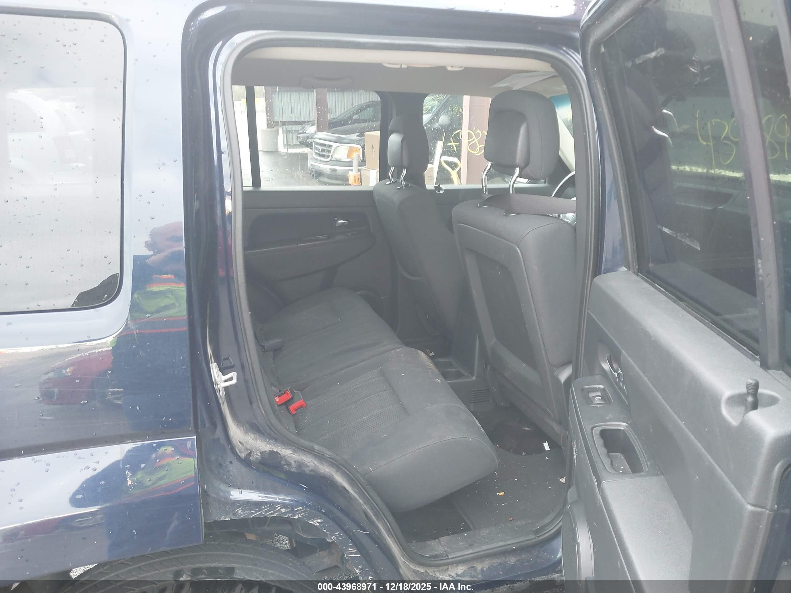 JEEP LIBERTY image 8