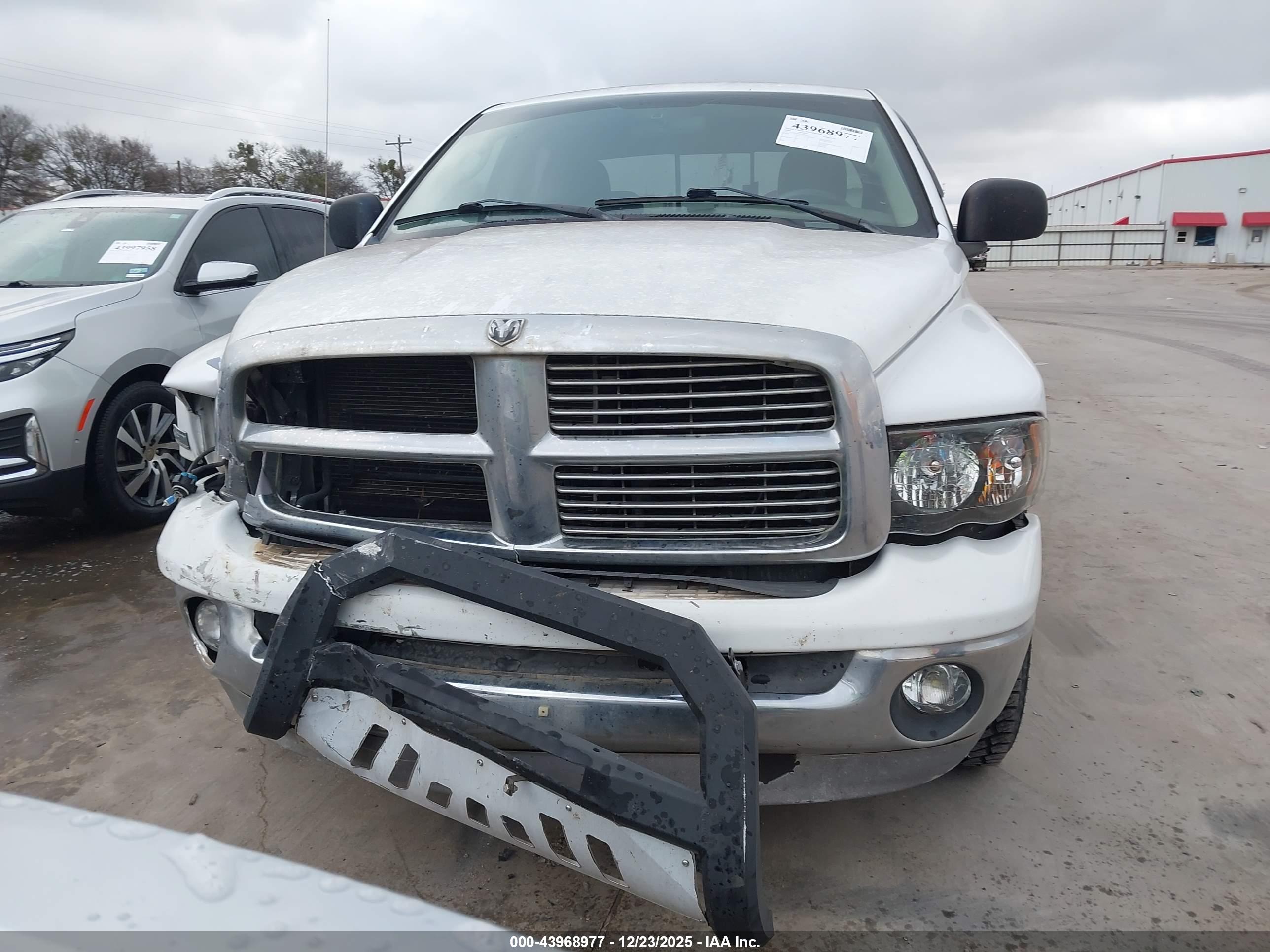 DODGE RAM image 6