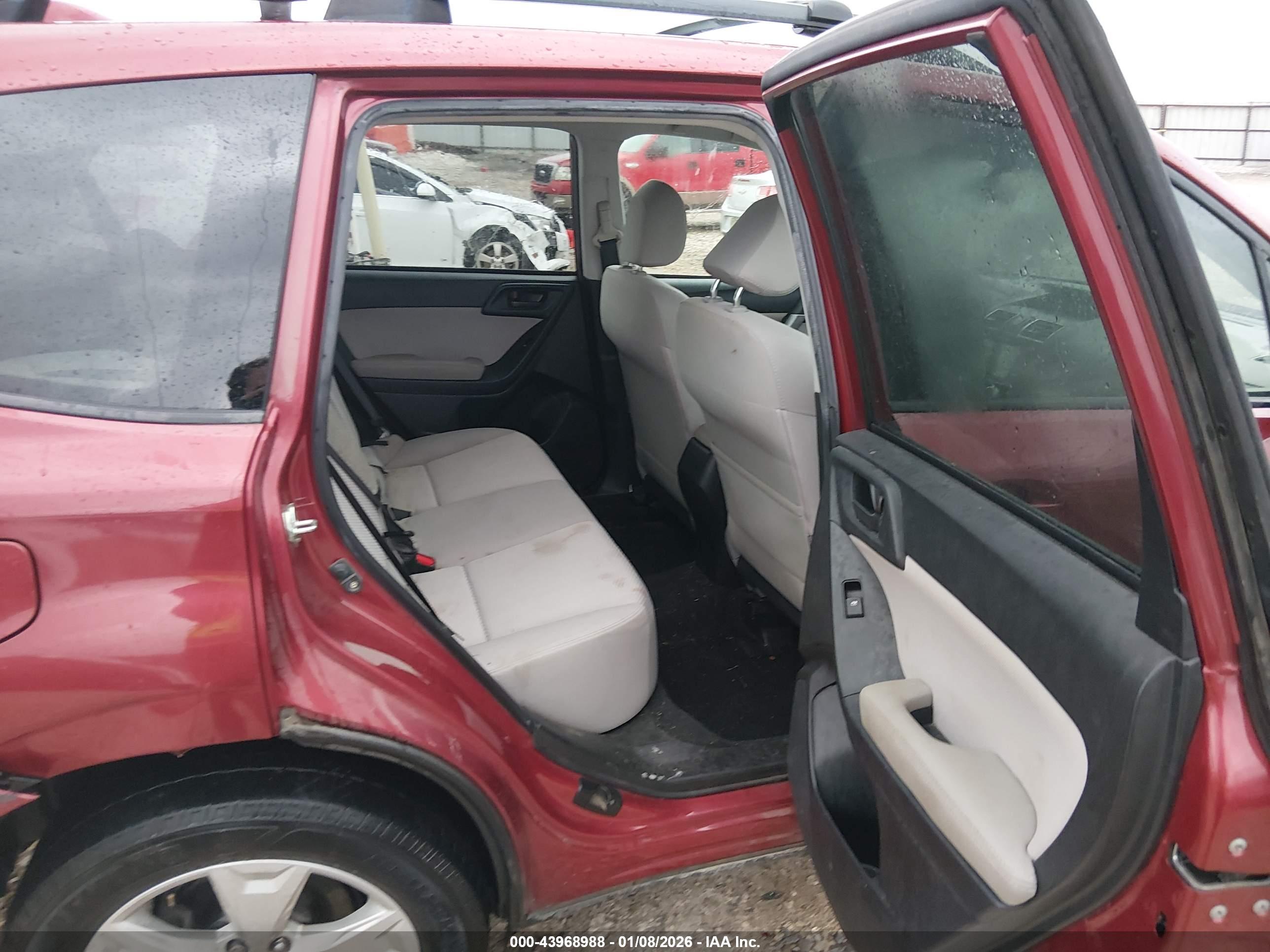 SUBARU FORESTER image 8