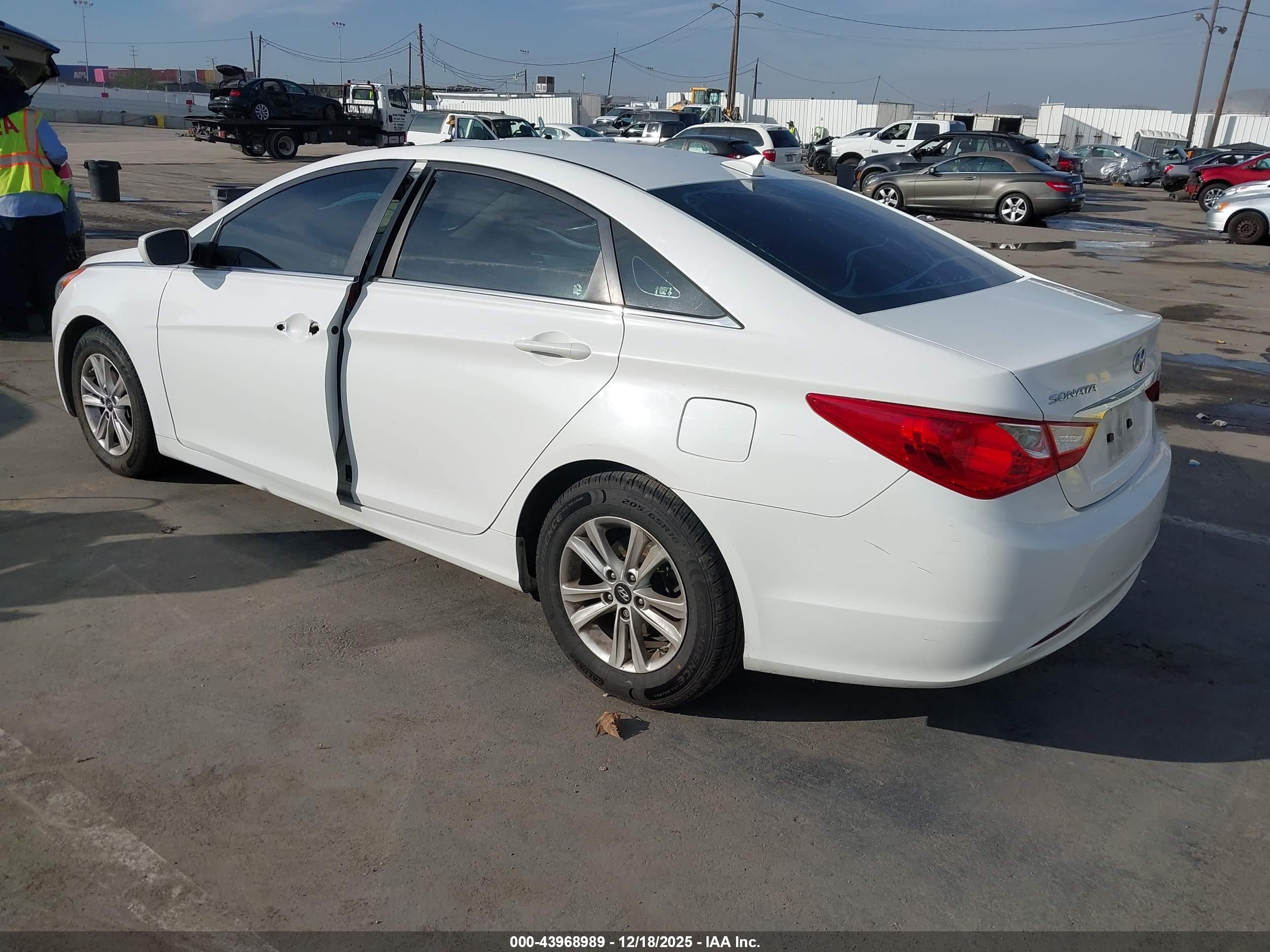 HYUNDAI SONATA image 3