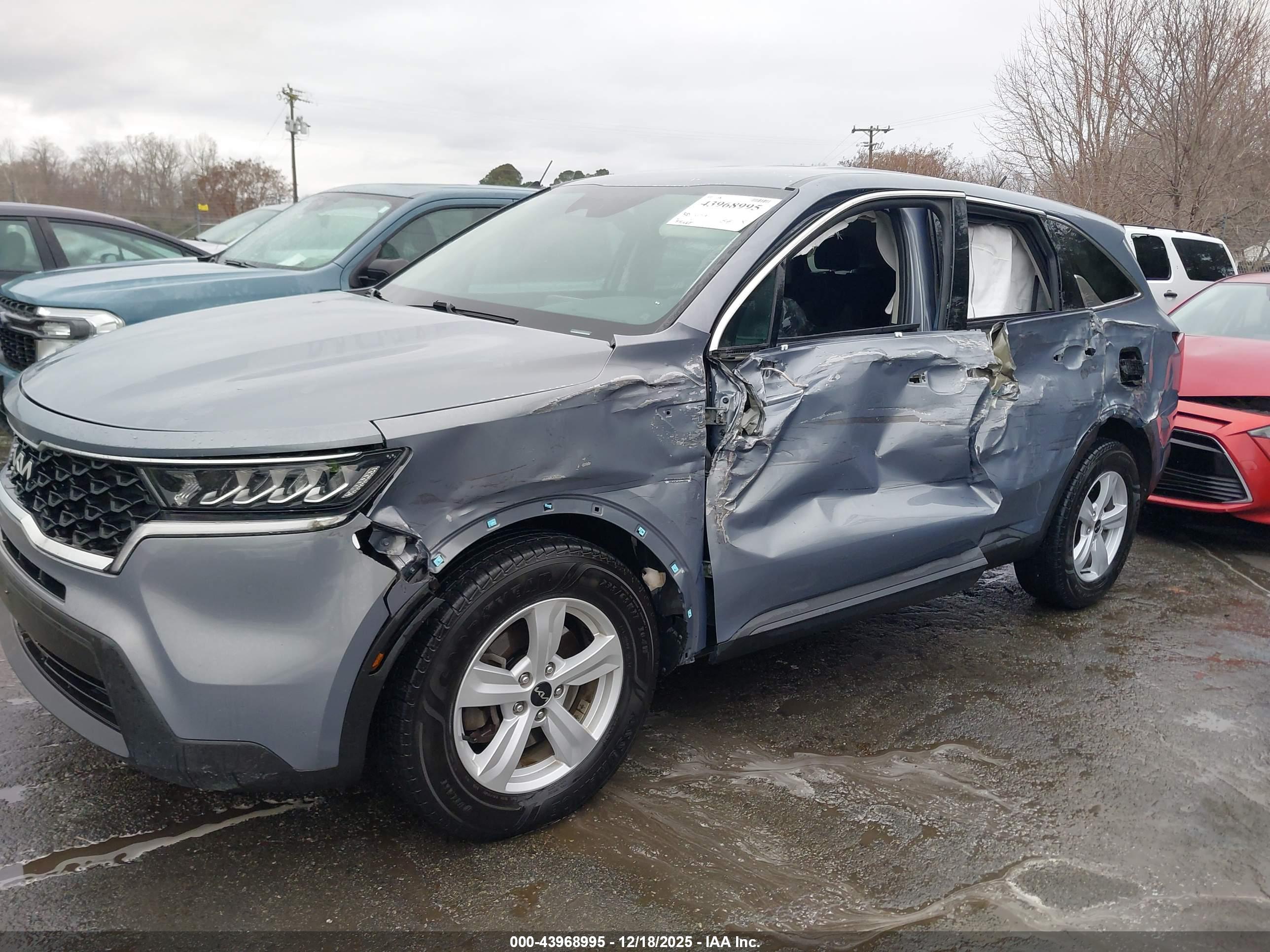 KIA SORENTO image 6