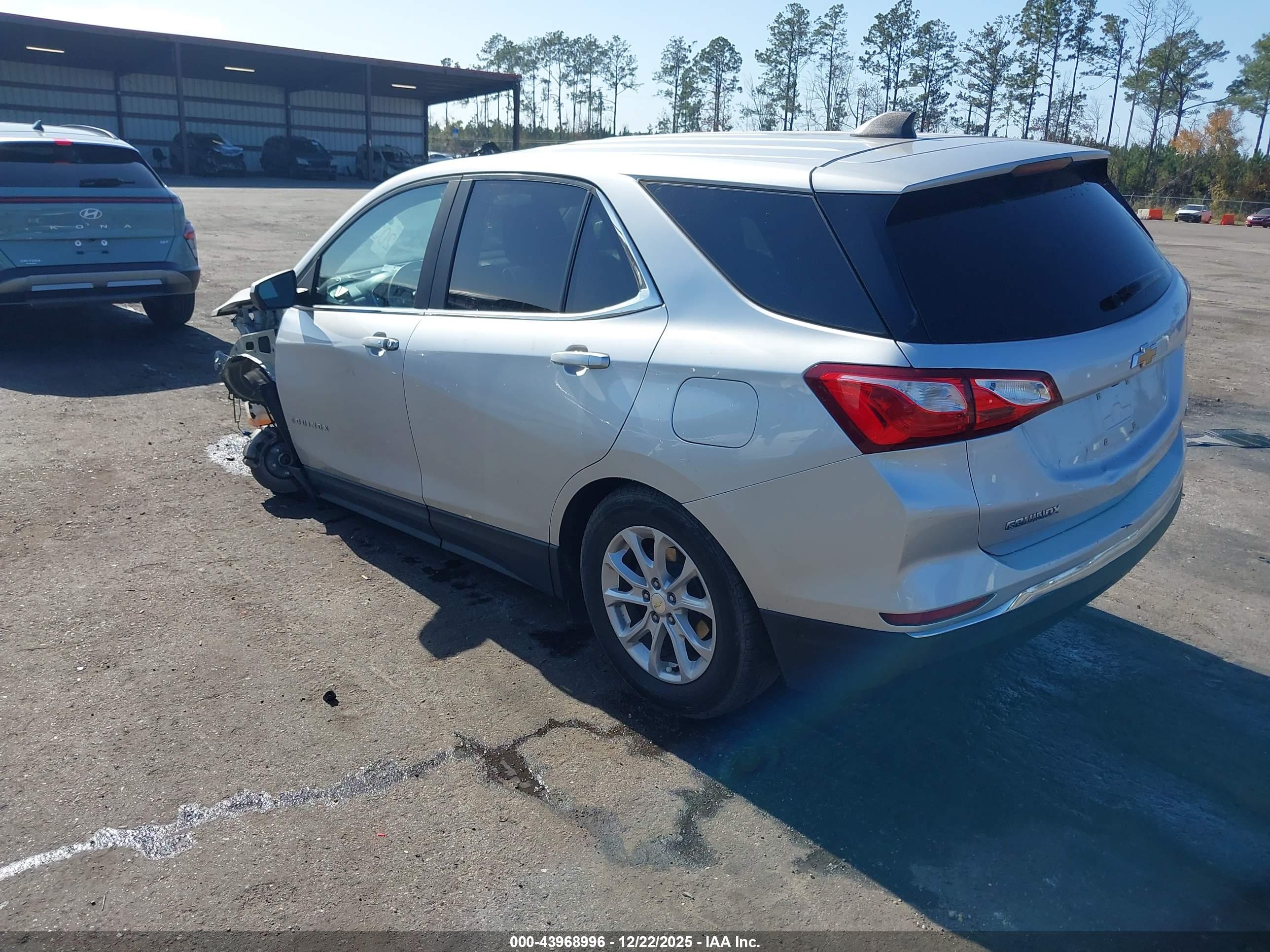 CHEVROLET EQUINOX image 3