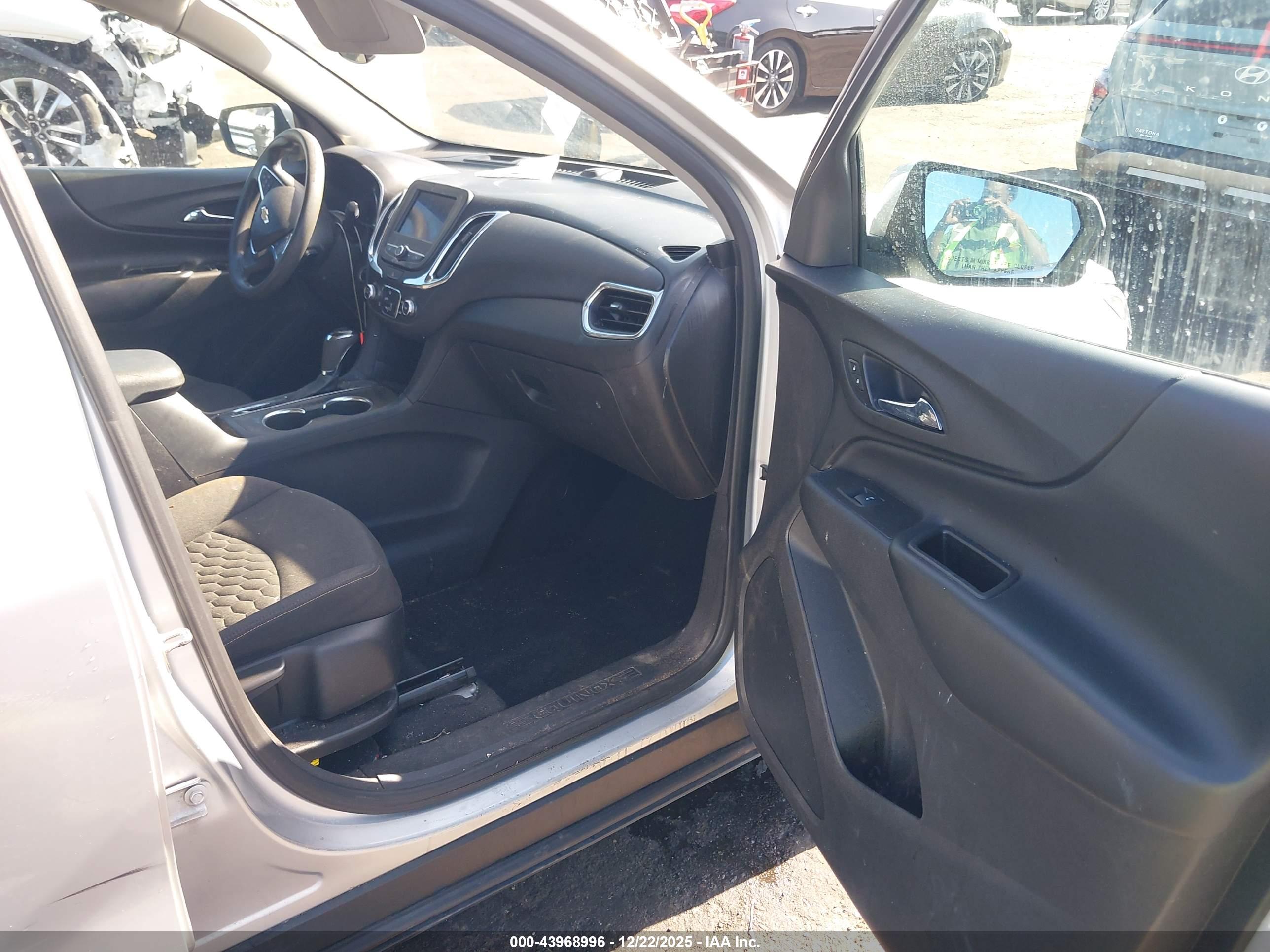 CHEVROLET EQUINOX image 5