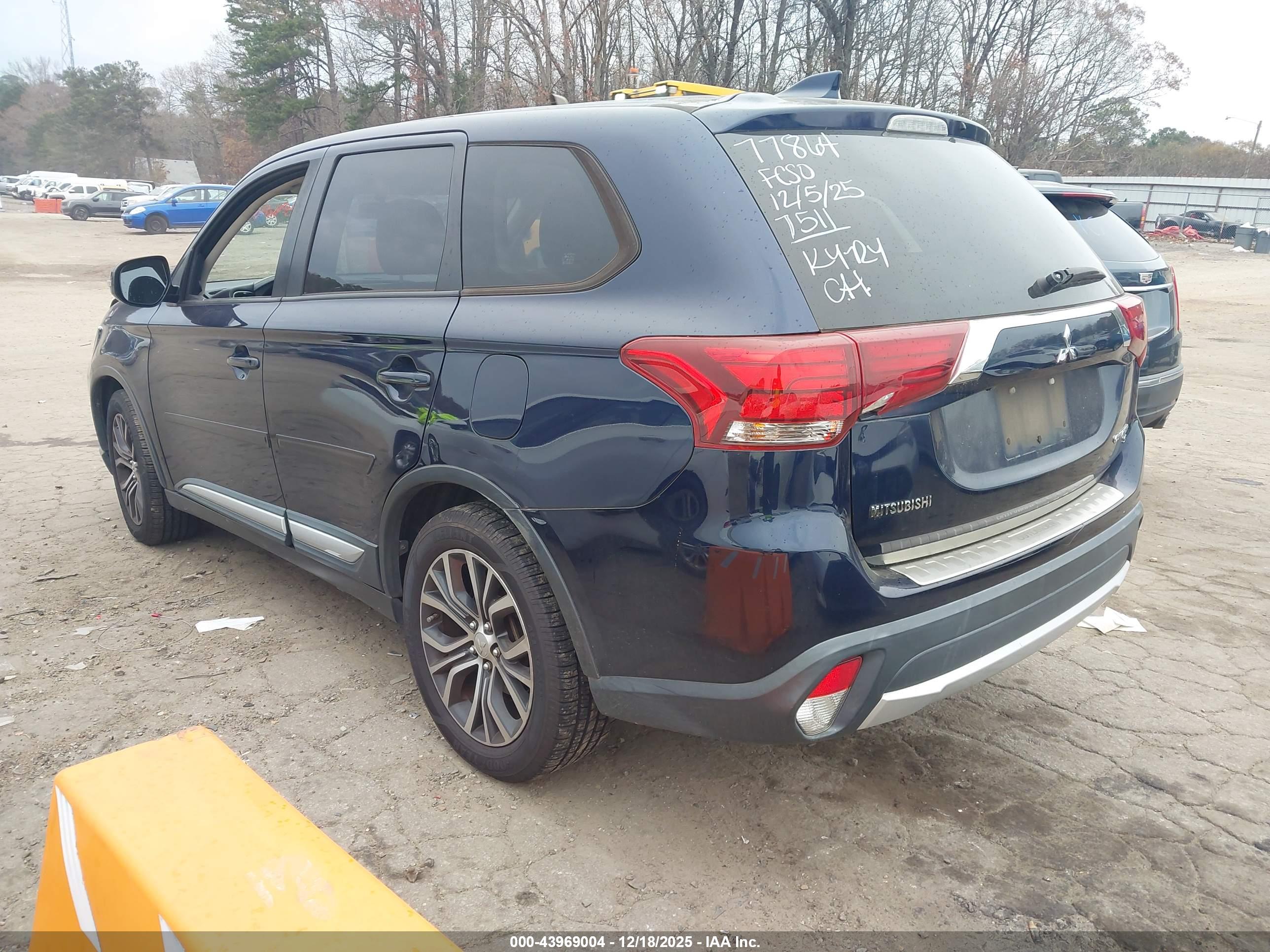 MITSUBISHI OUTLANDER image 3