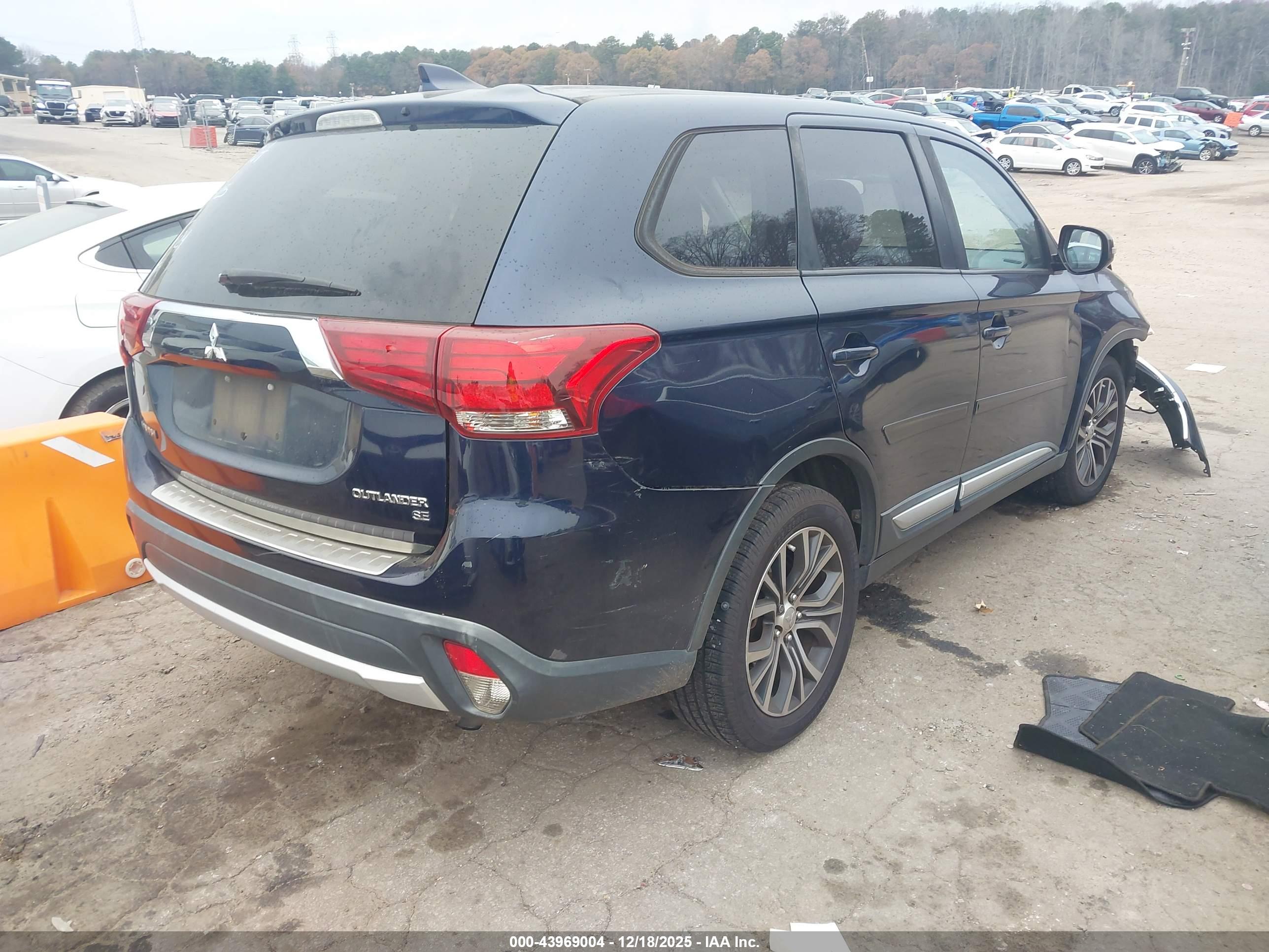 MITSUBISHI OUTLANDER image 4