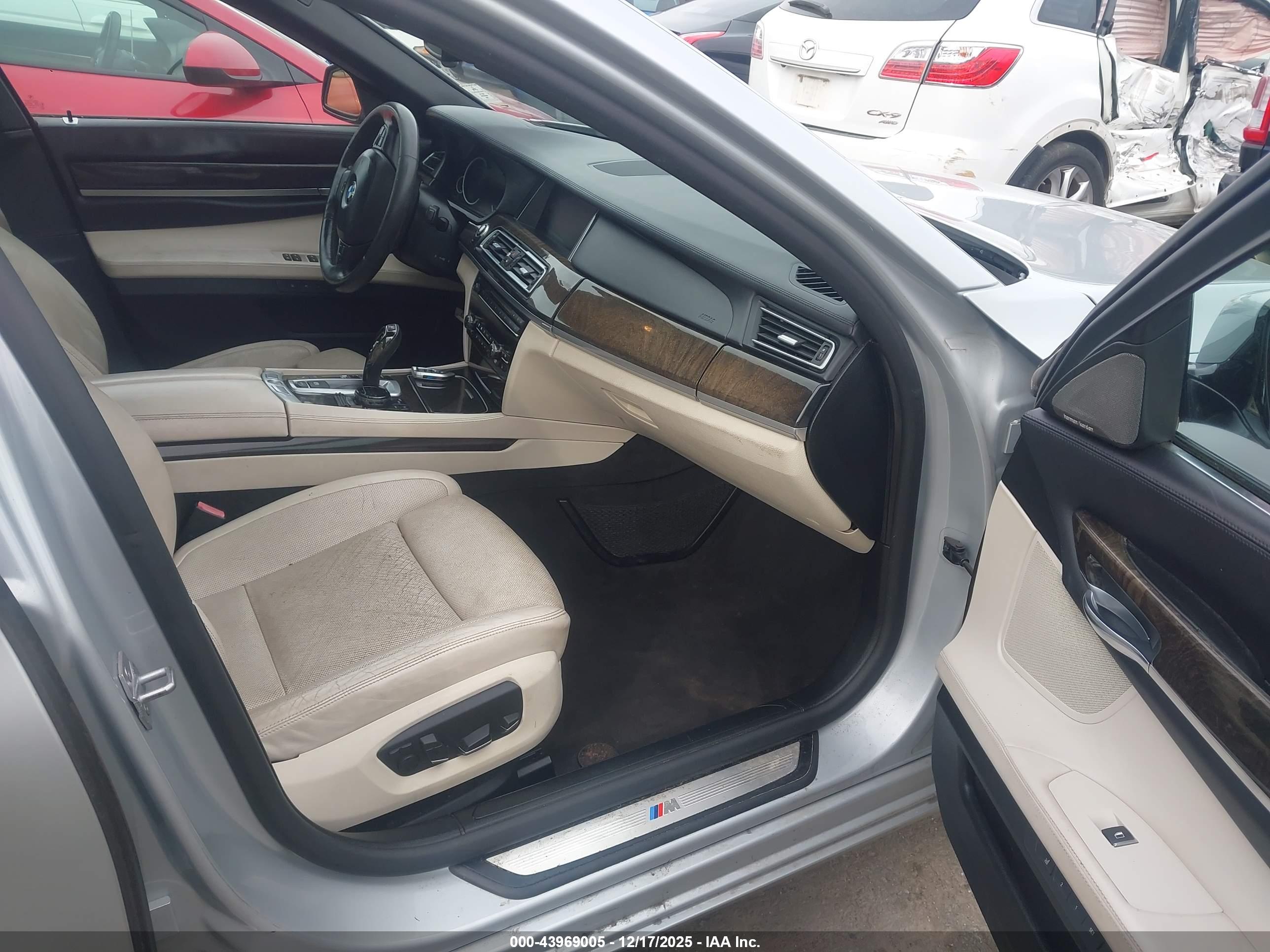 BMW 750I image 5