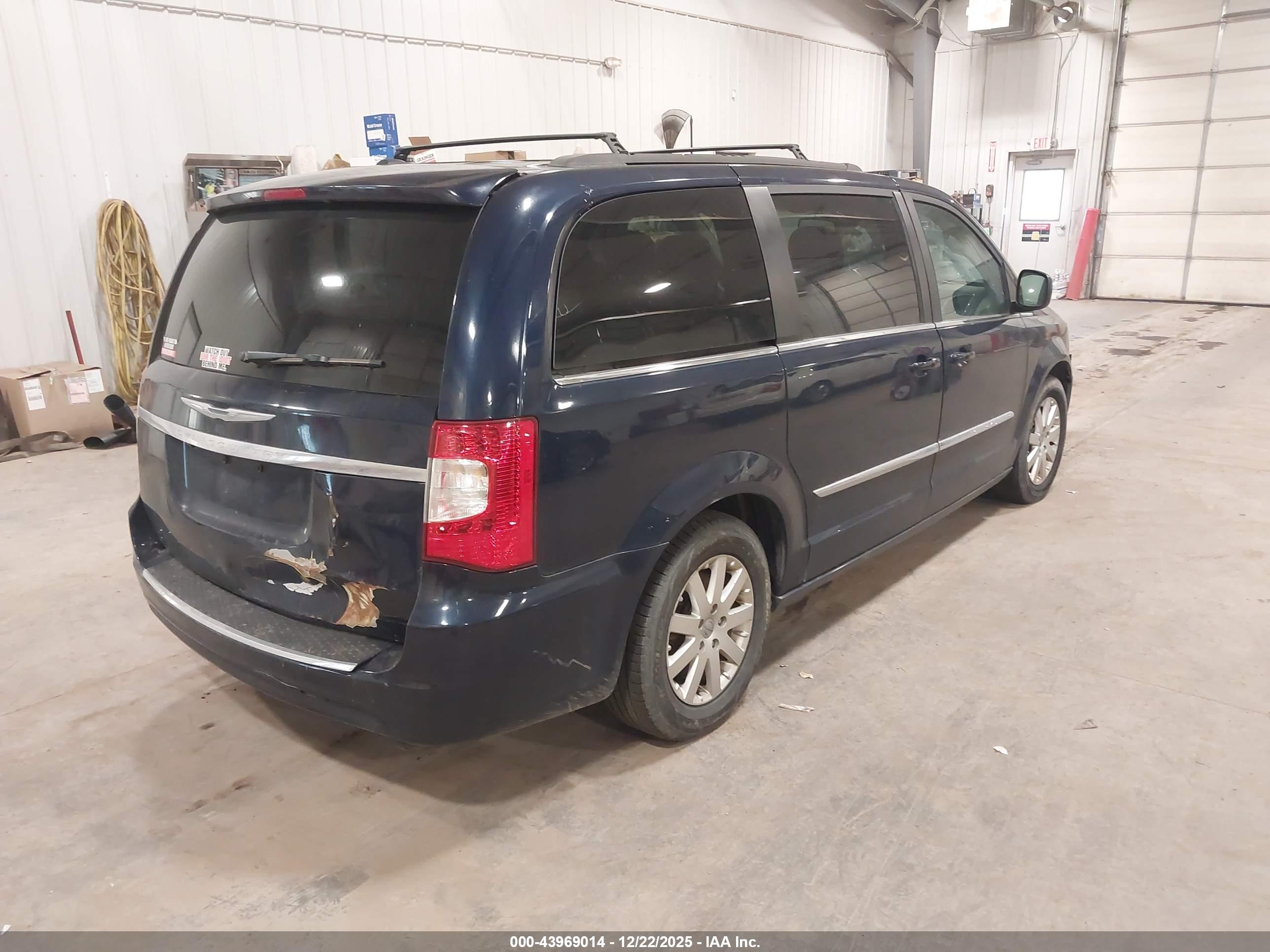 CHRYSLER TOWN image 4
