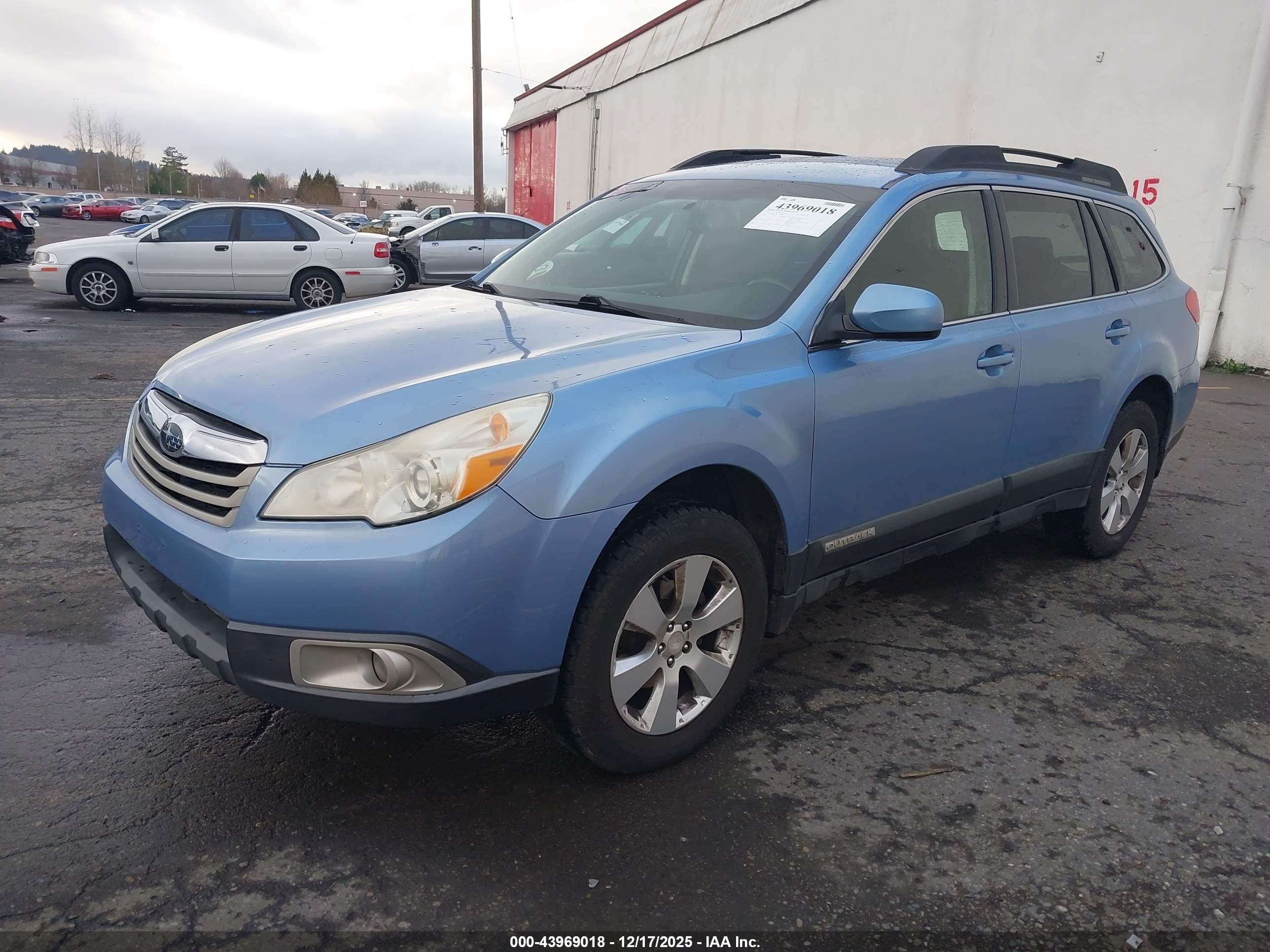 SUBARU OUTBACK image 2