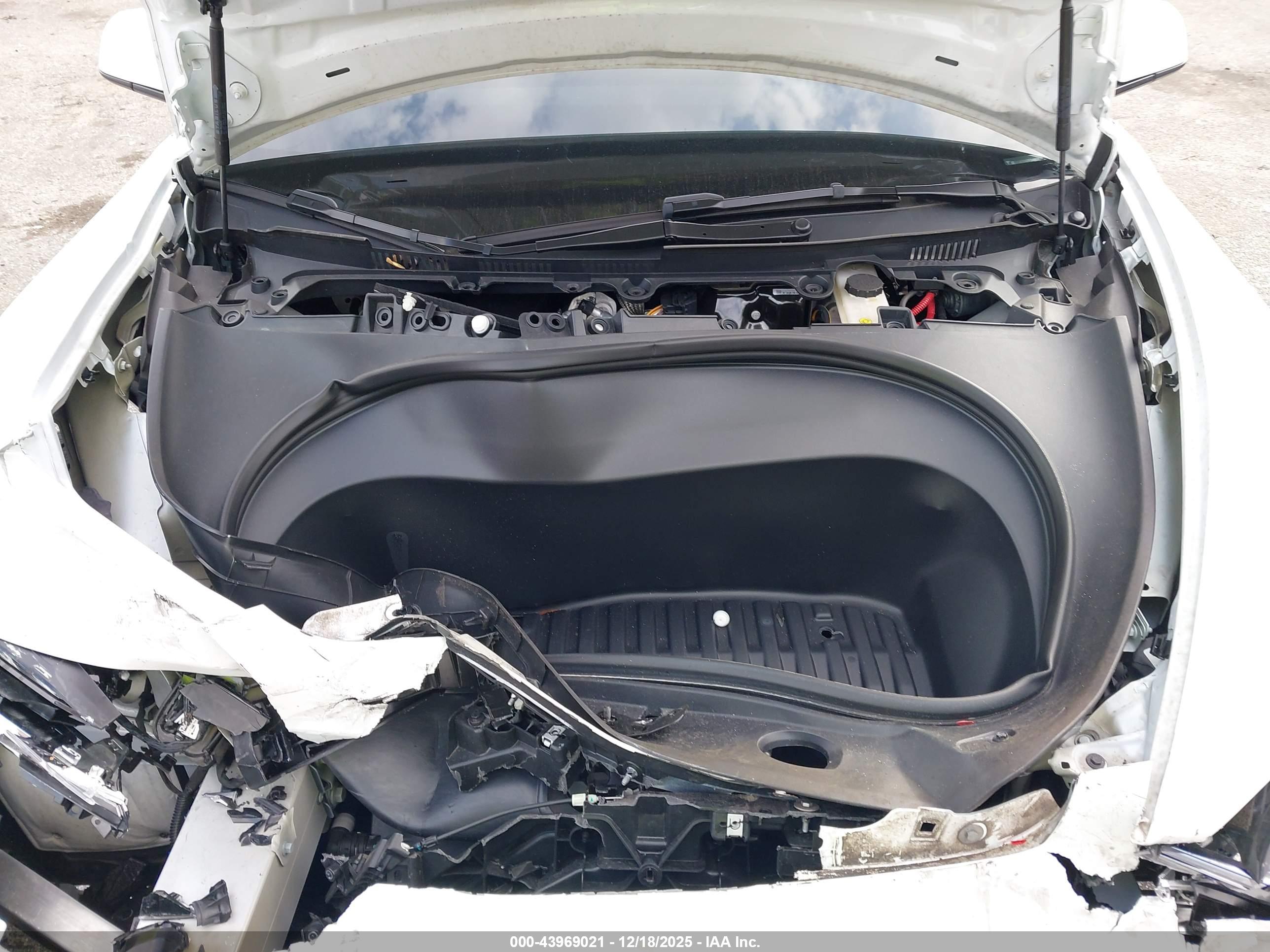 TESLA MODEL image 10