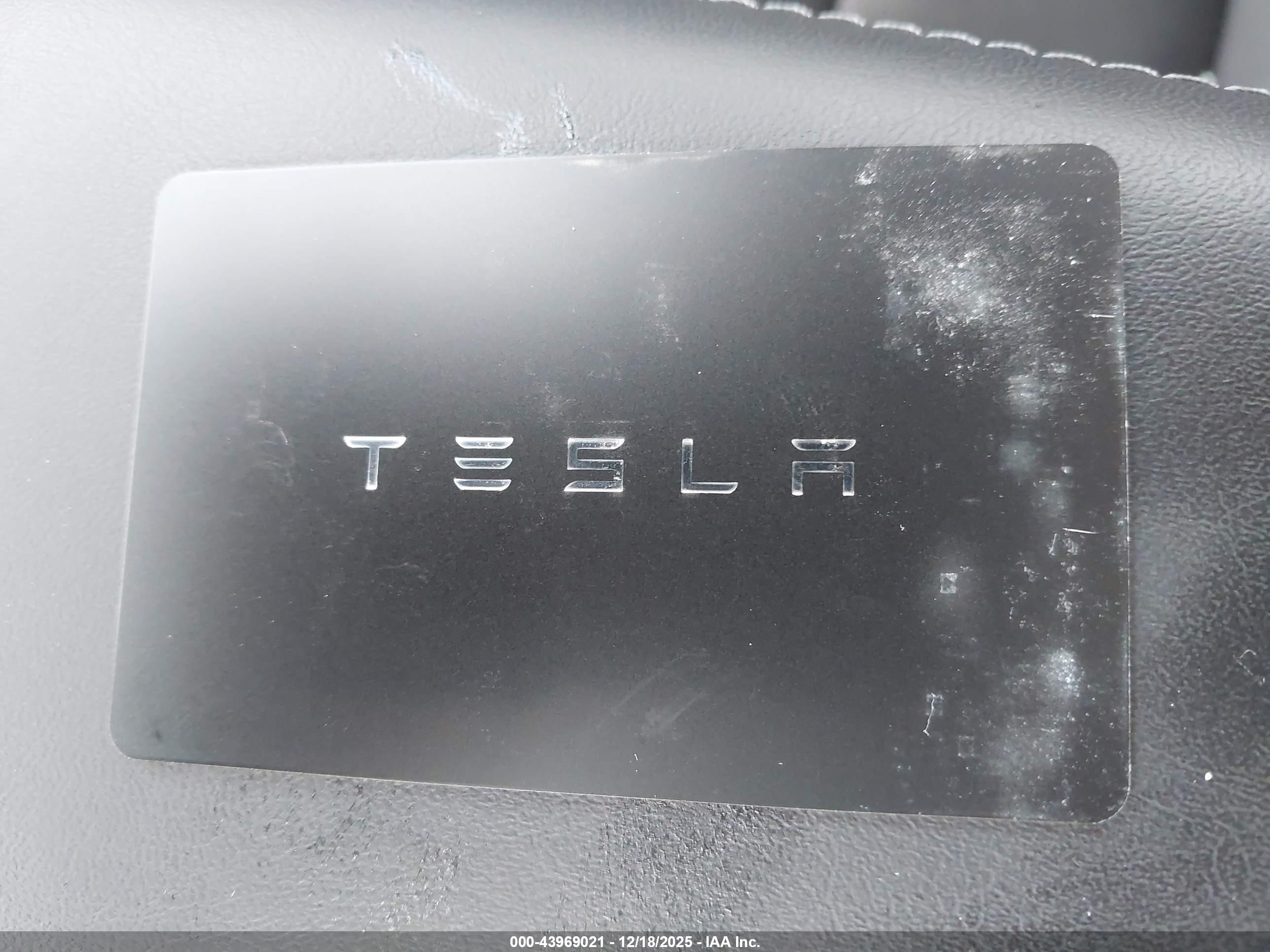 TESLA MODEL image 11