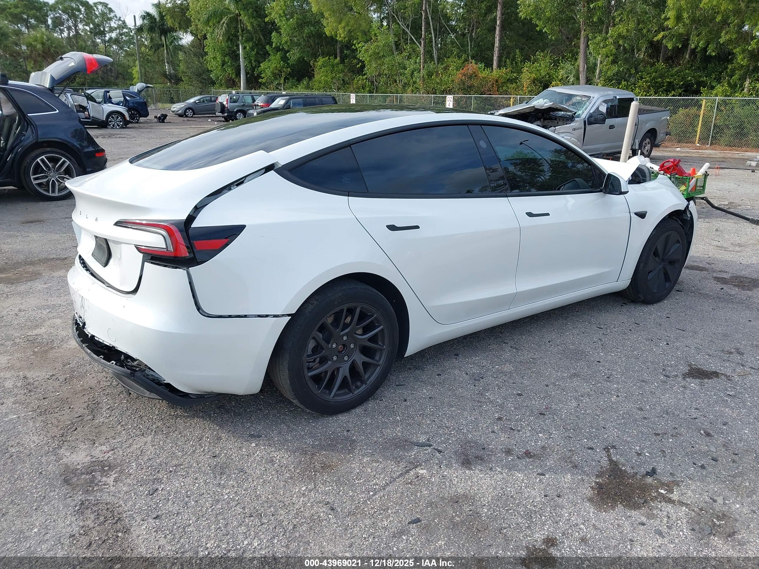 TESLA MODEL image 4