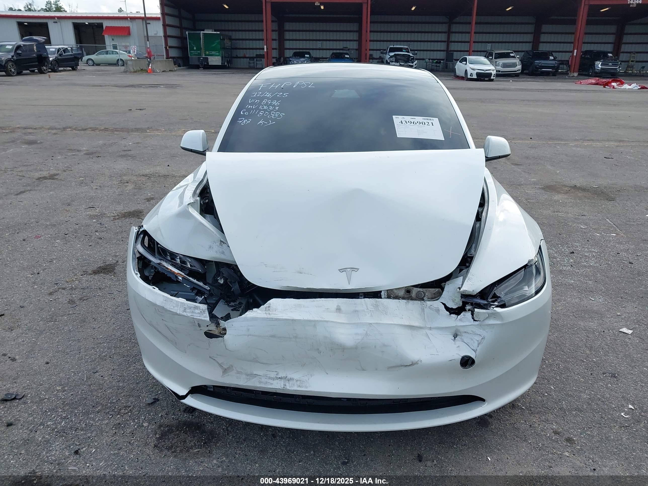 TESLA MODEL image 6