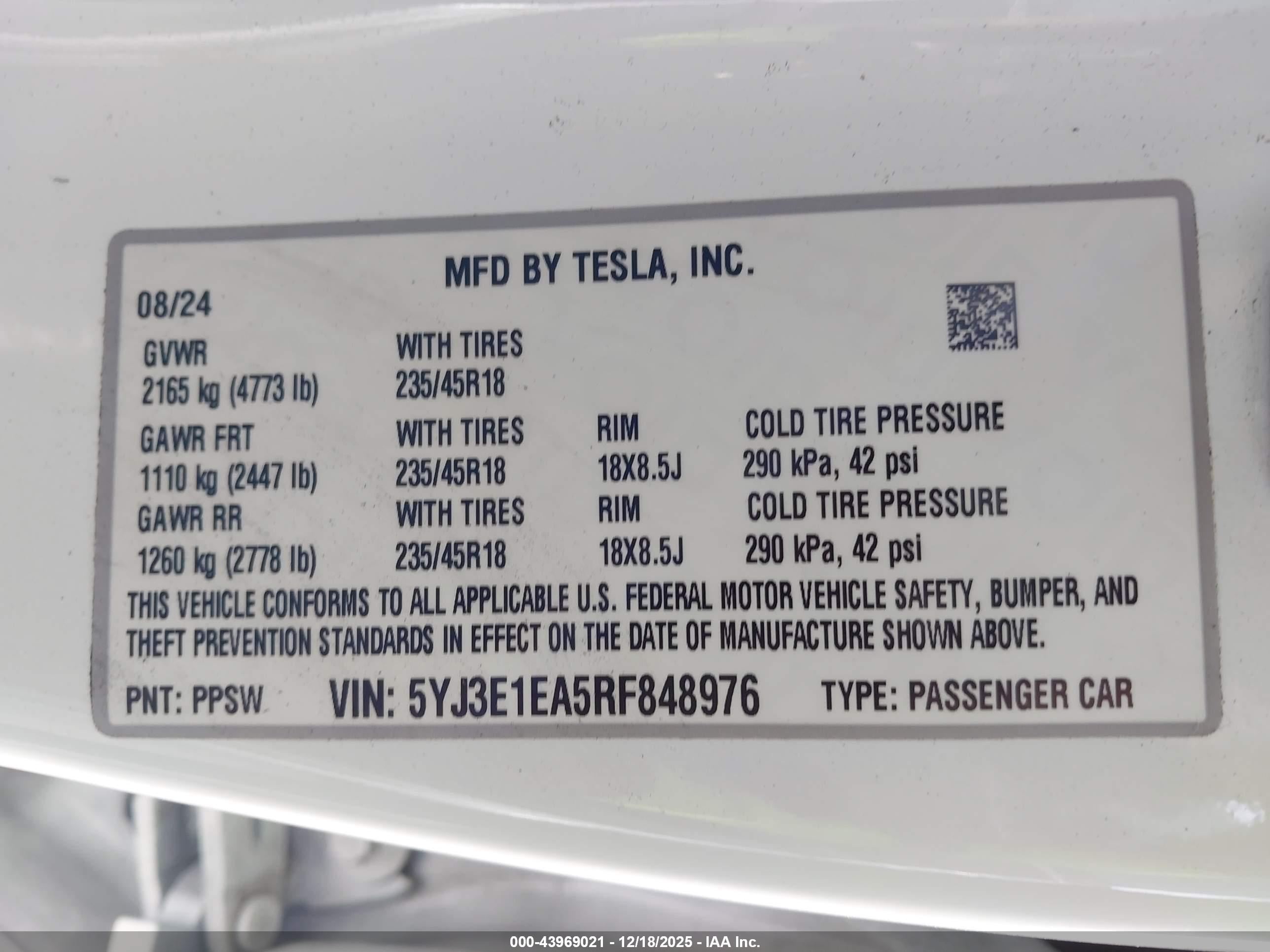 TESLA MODEL image 9