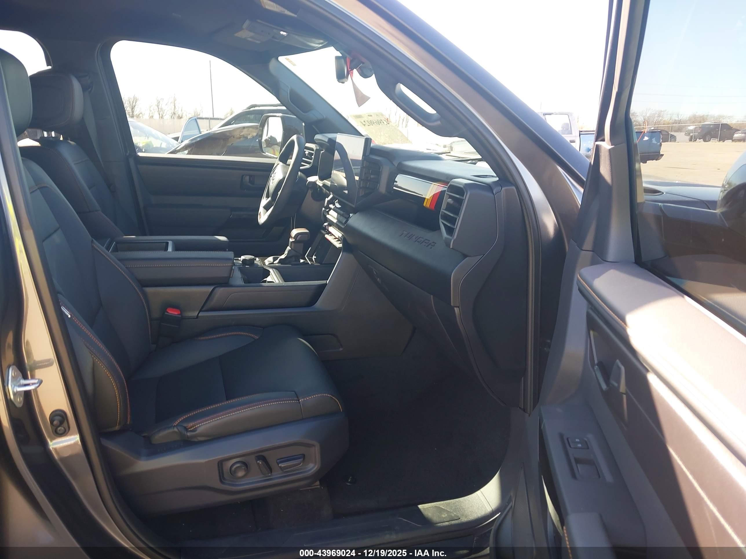 TOYOTA TUNDRA image 5