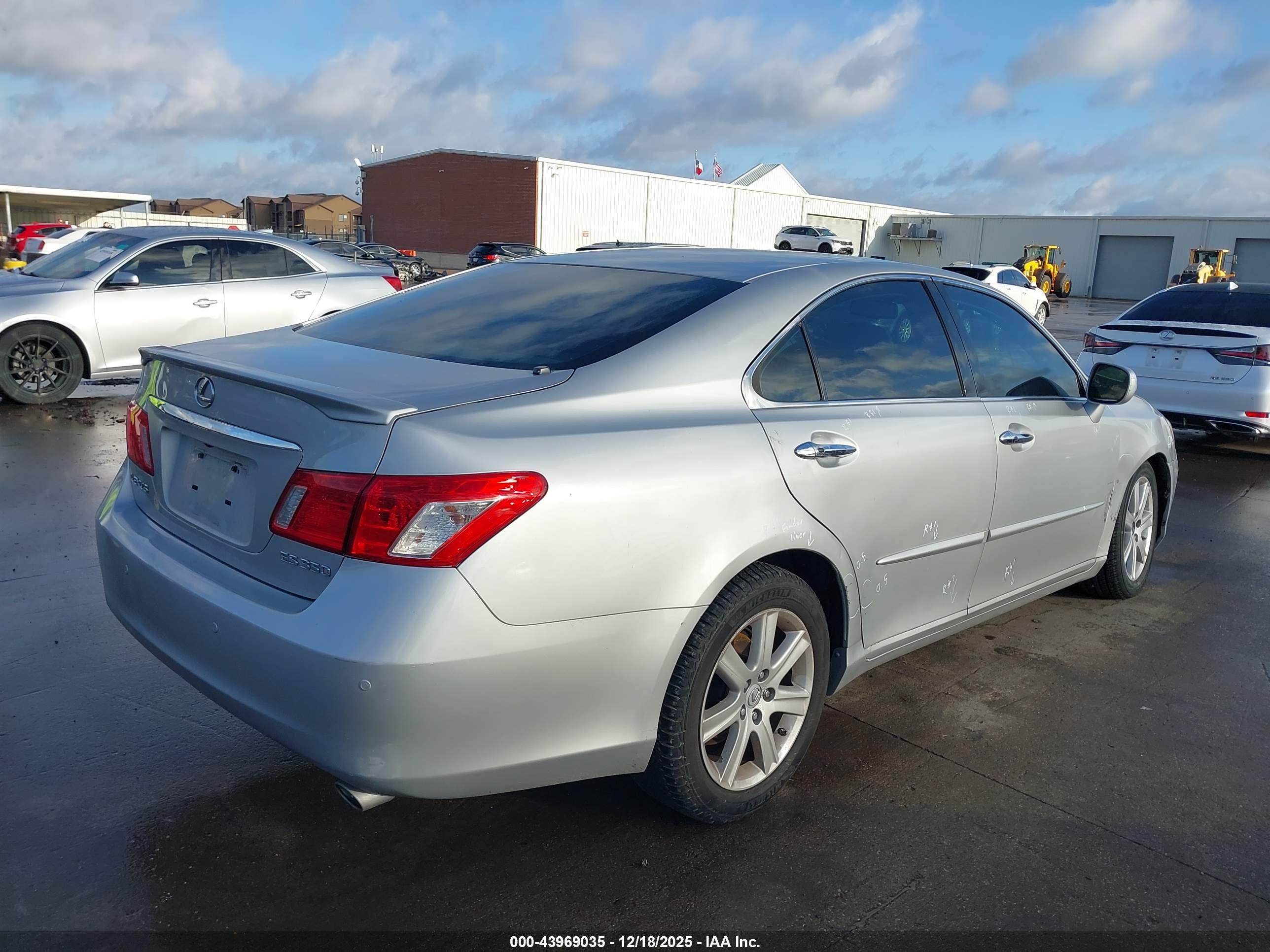 LEXUS ES image 4