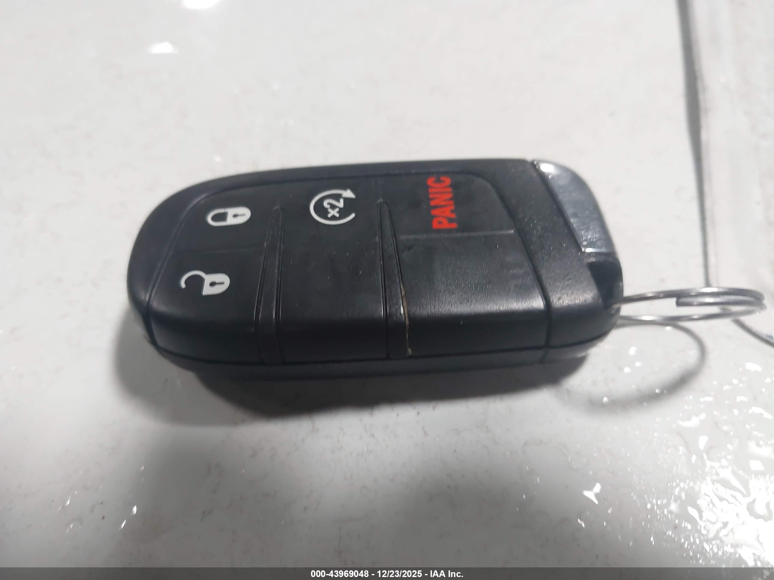 JEEP RENEGADE image 11