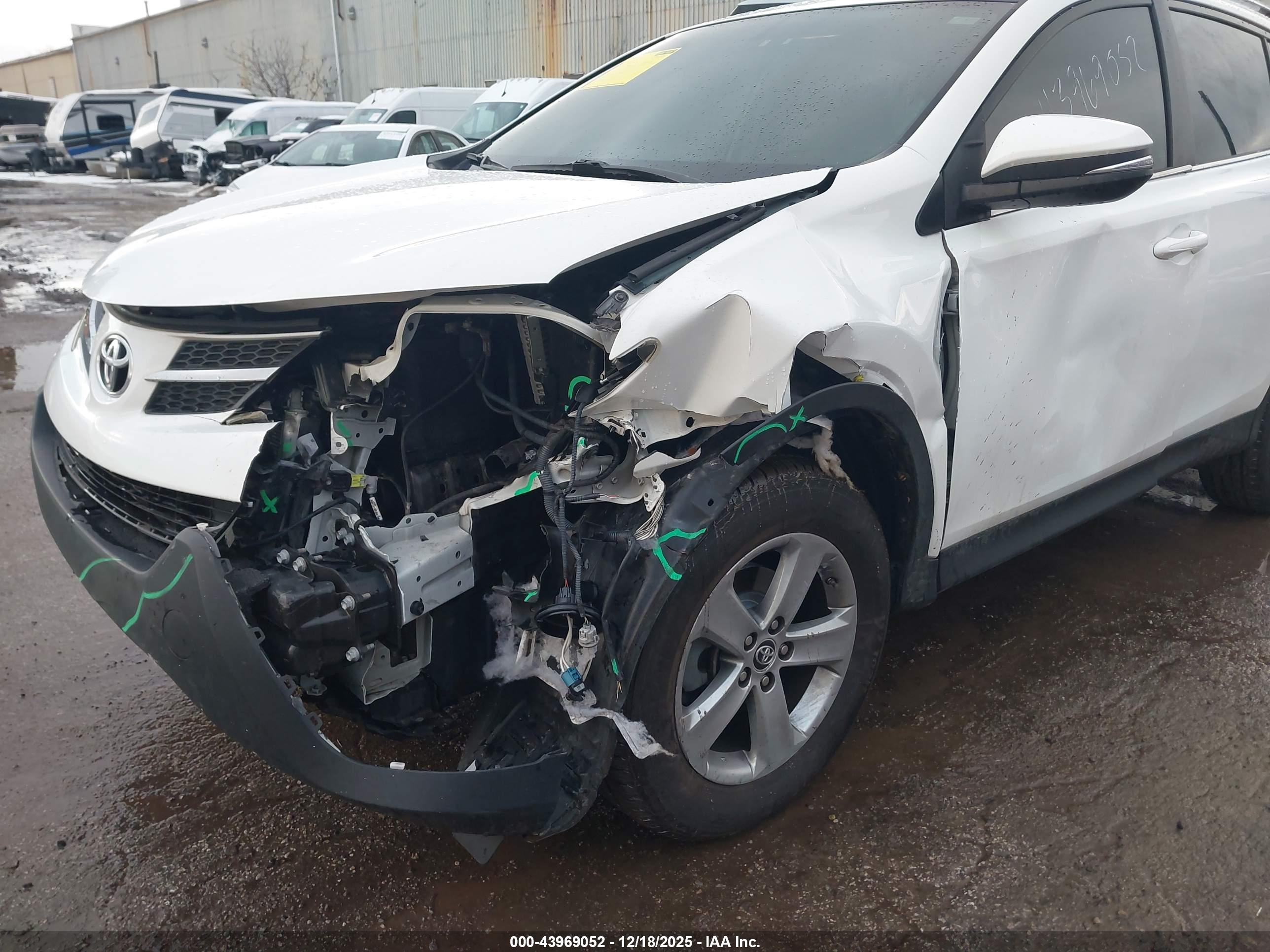 TOYOTA RAV4 image 6