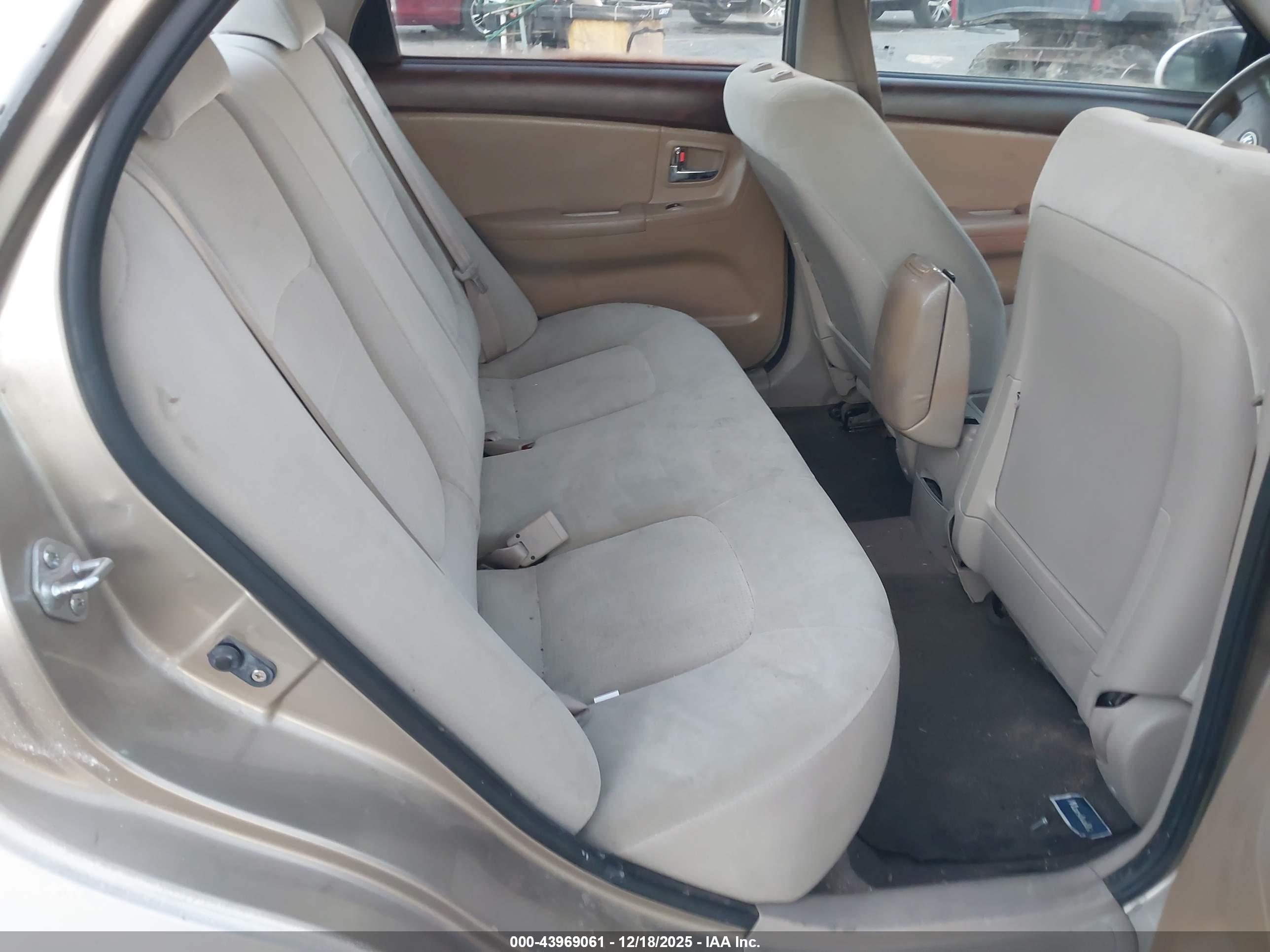 KIA SPECTRA image 8