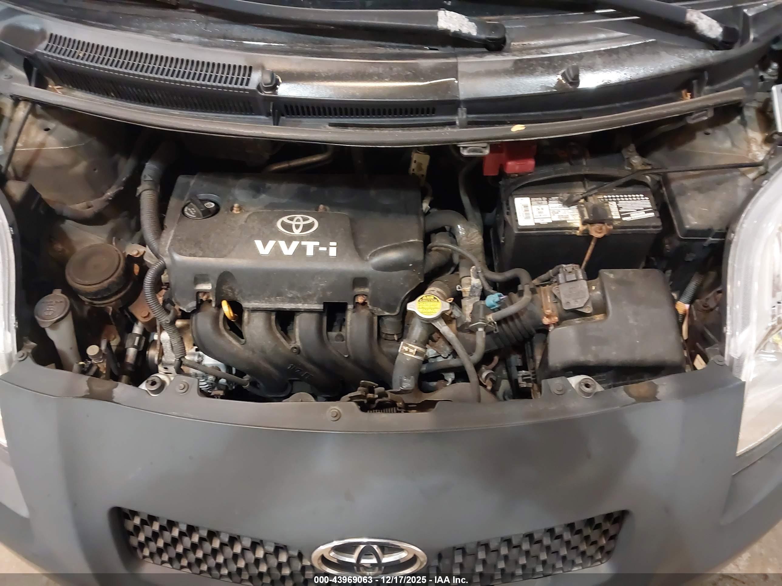 TOYOTA YARIS image 10