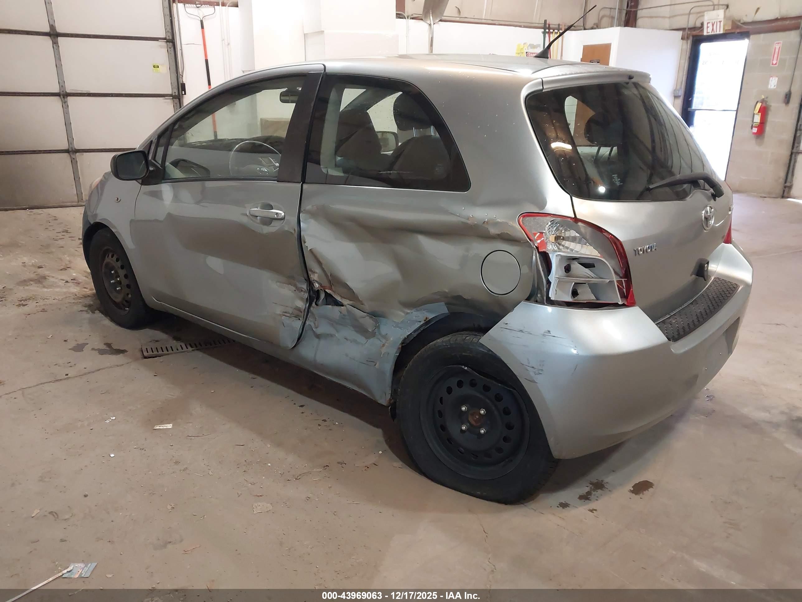 TOYOTA YARIS image 3
