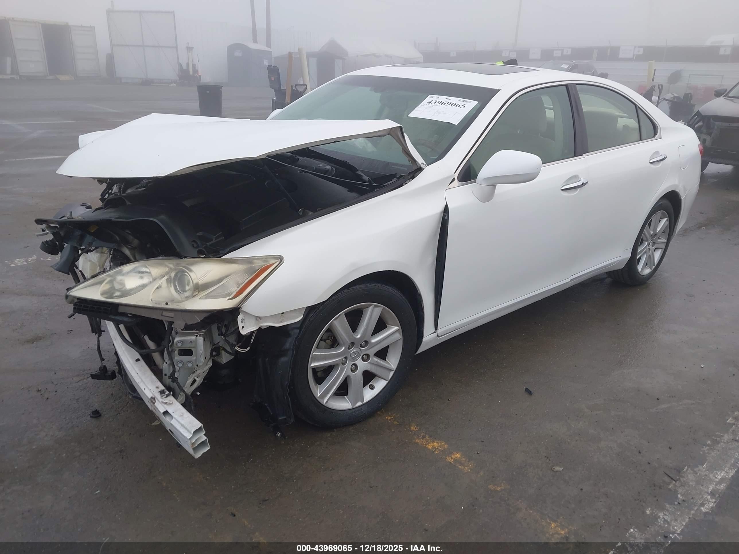 LEXUS ES image 2