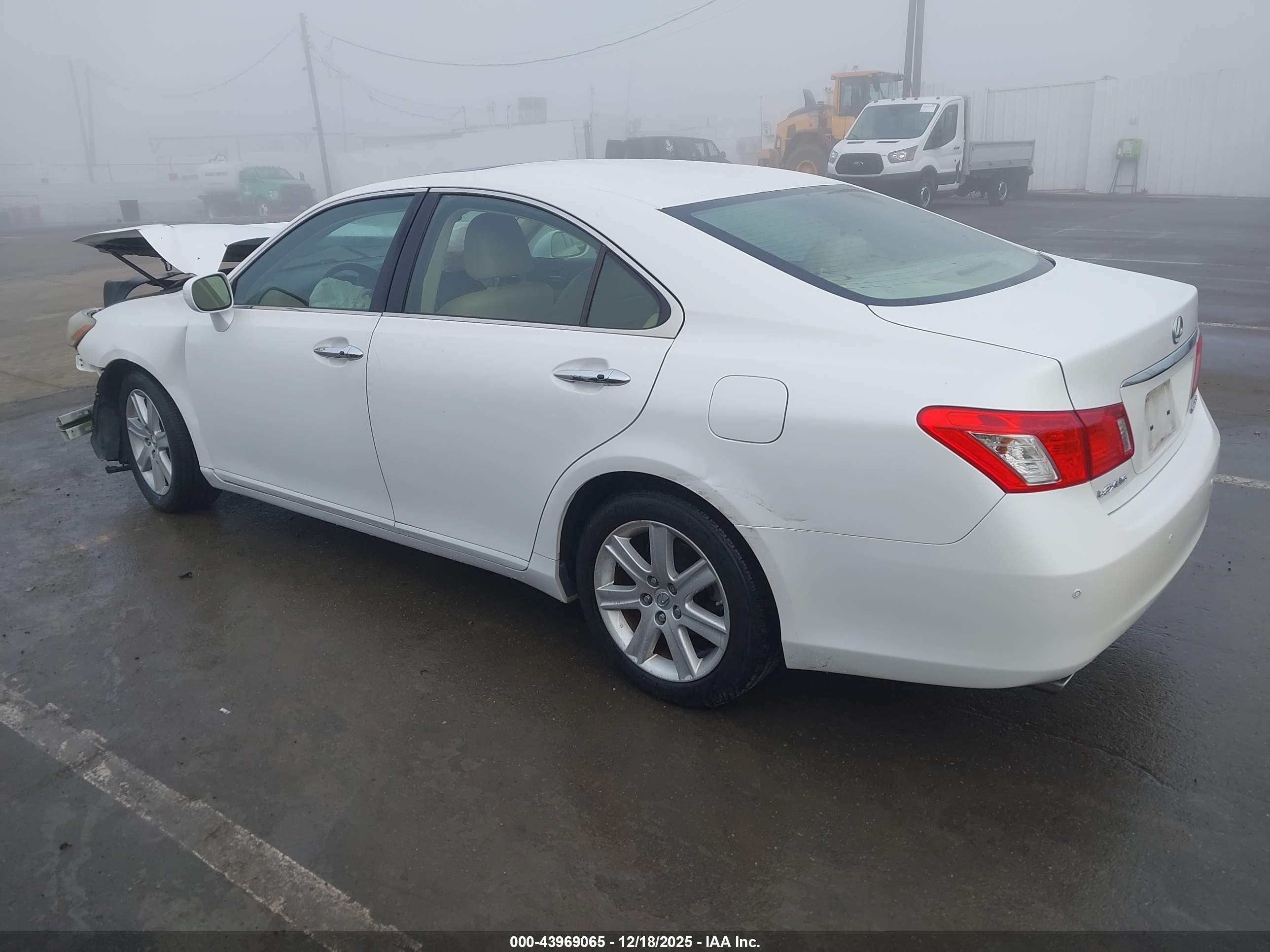 LEXUS ES image 3