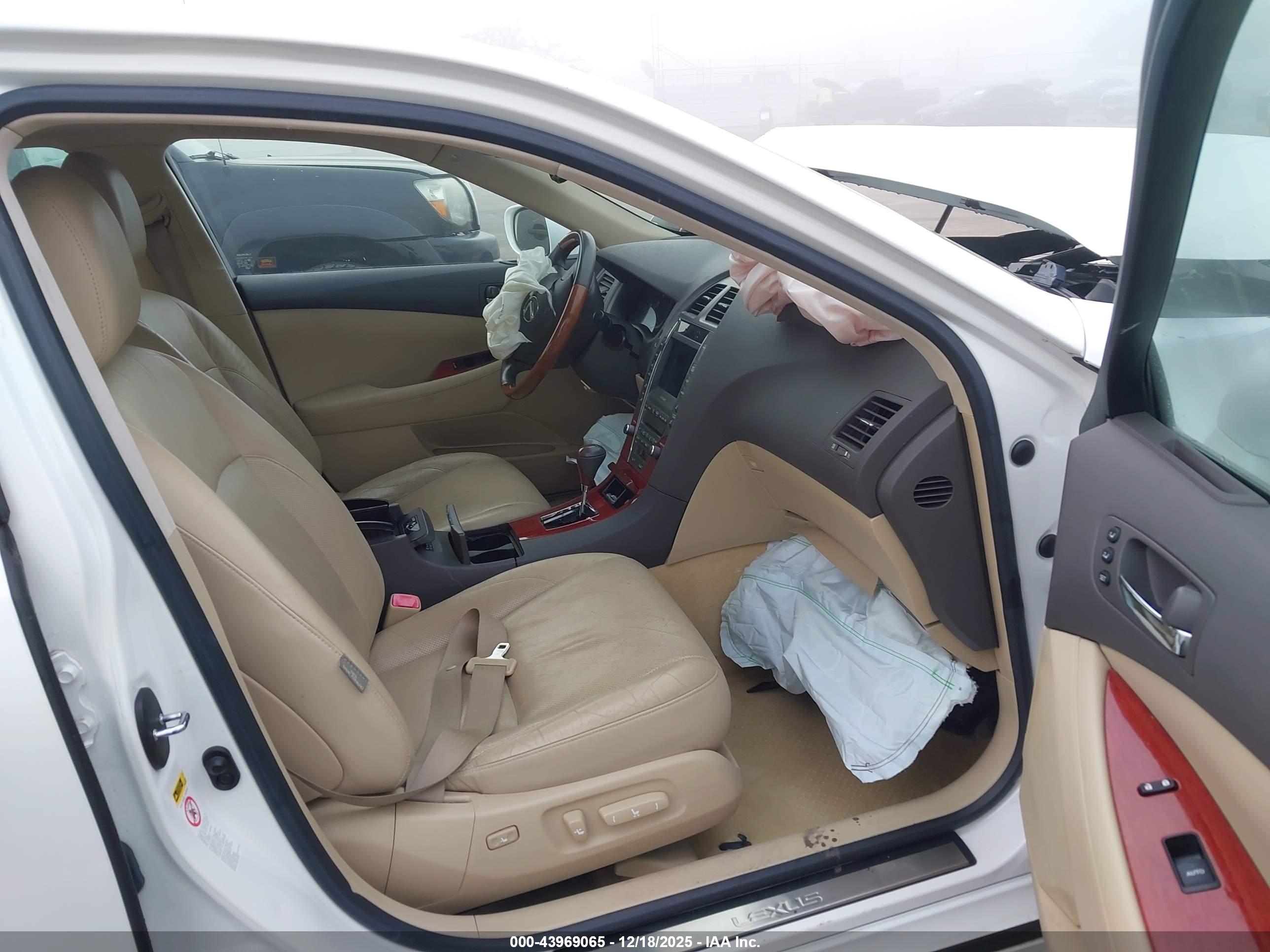 LEXUS ES image 5