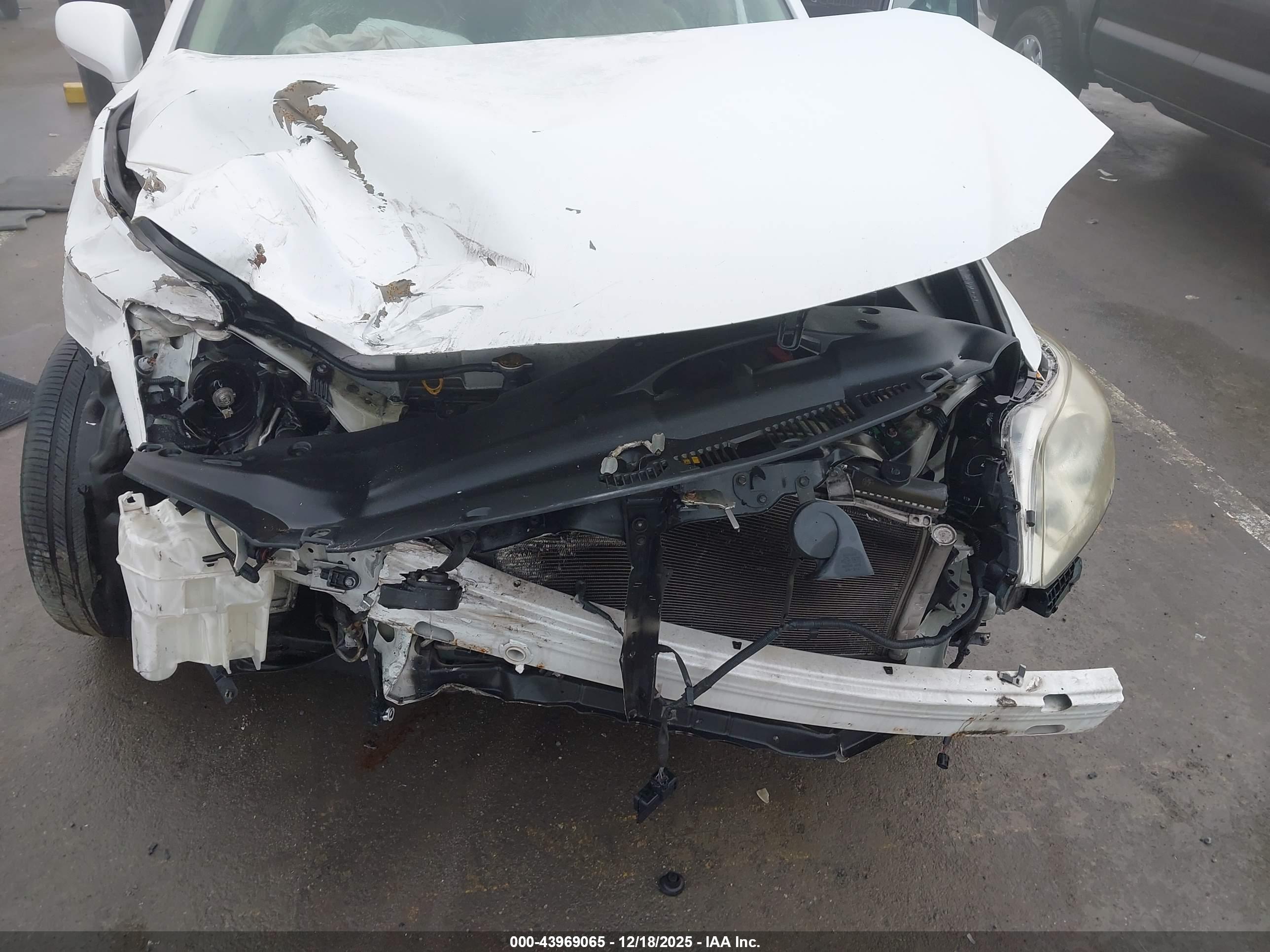 LEXUS ES image 6