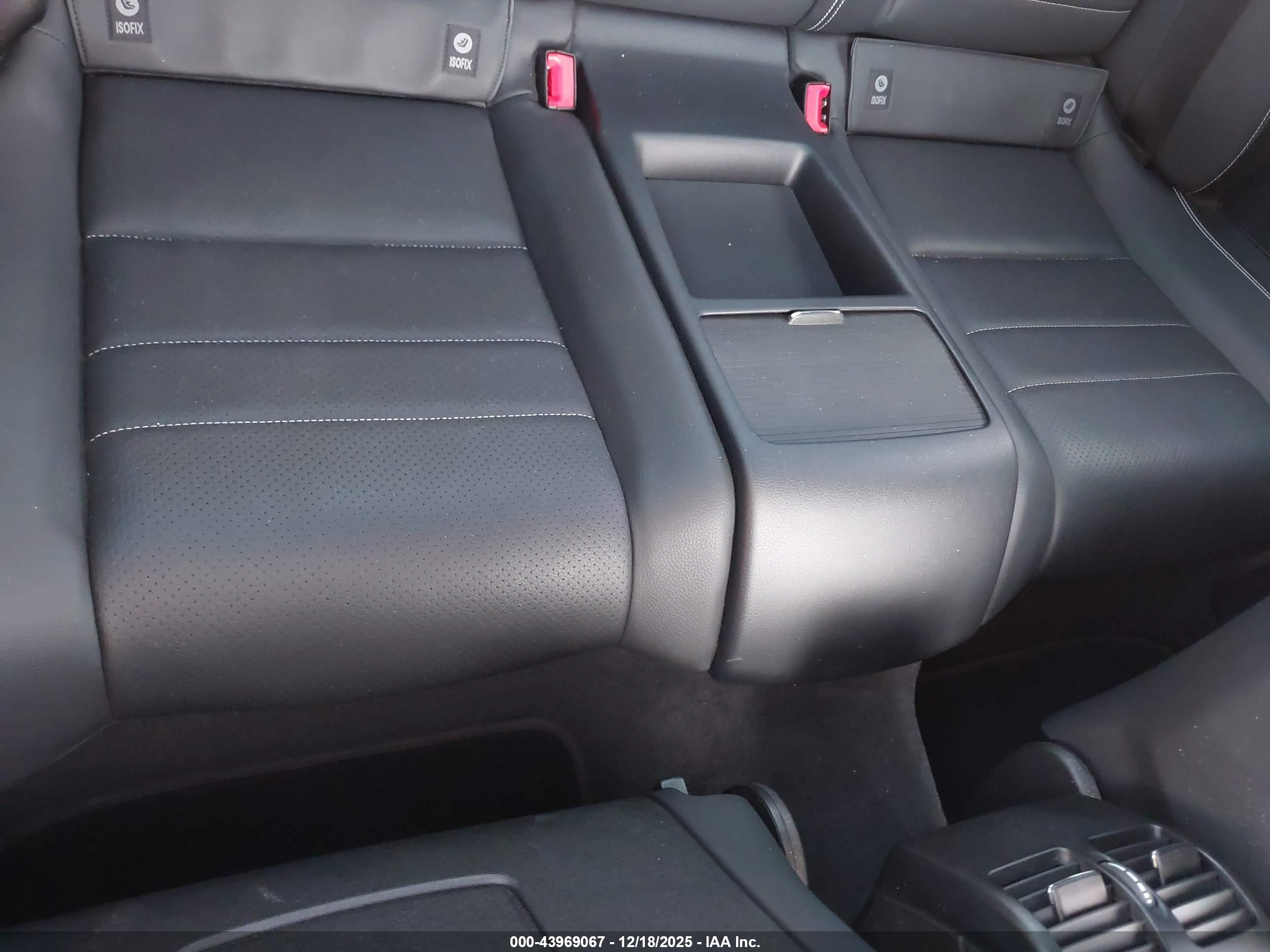 MERCEDES-BENZ C image 8