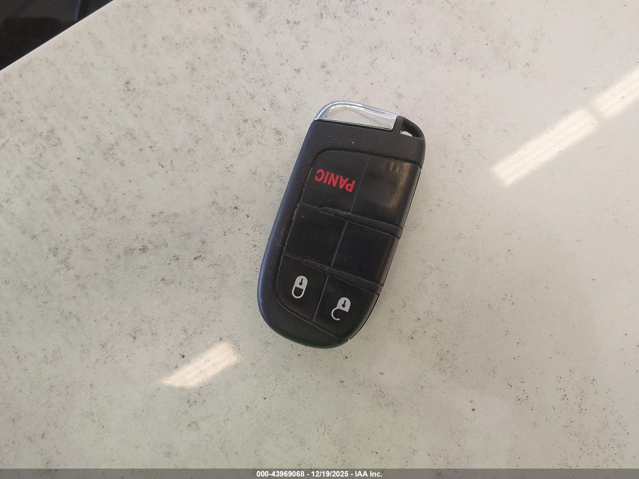 JEEP RENEGADE image 11