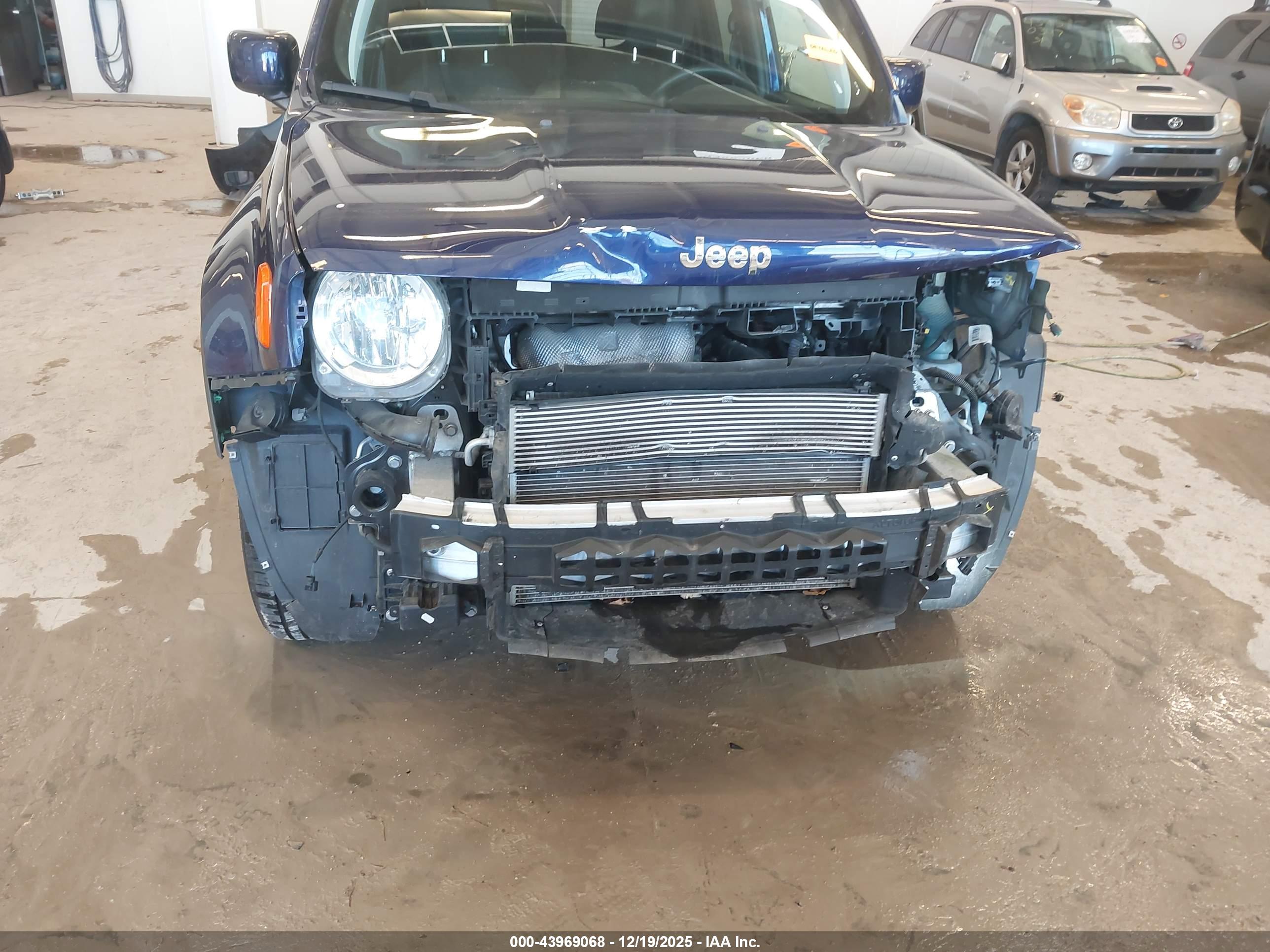 JEEP RENEGADE image 6