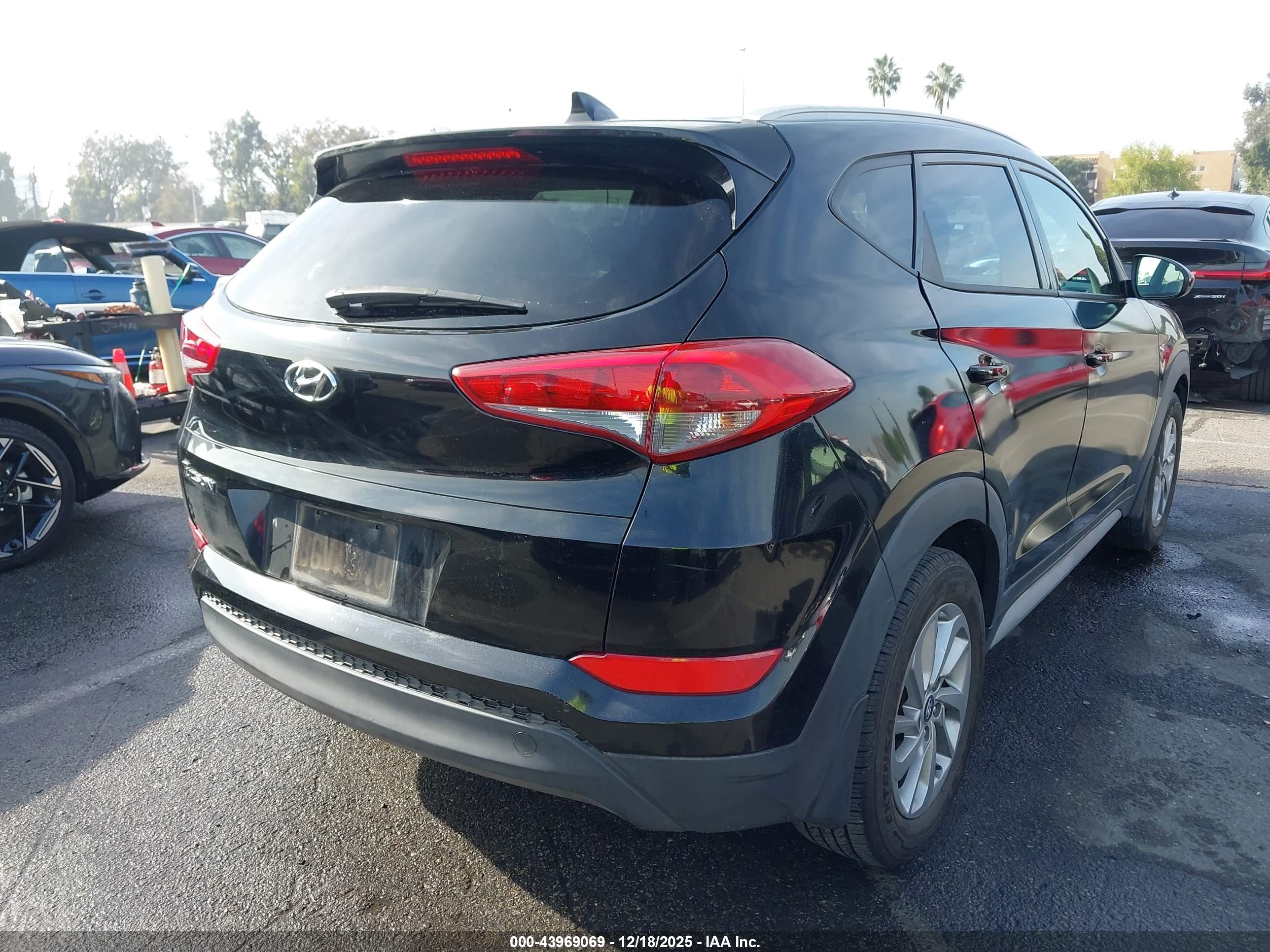 HYUNDAI TUCSON image 4
