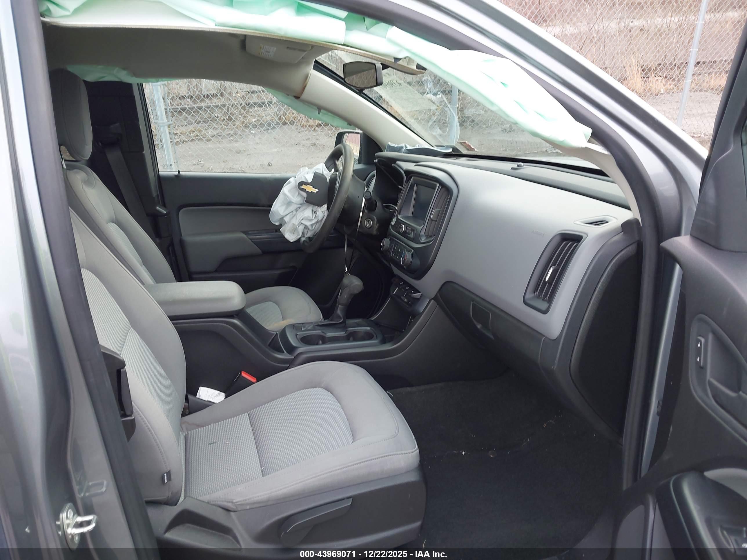 CHEVROLET COLORADO image 5