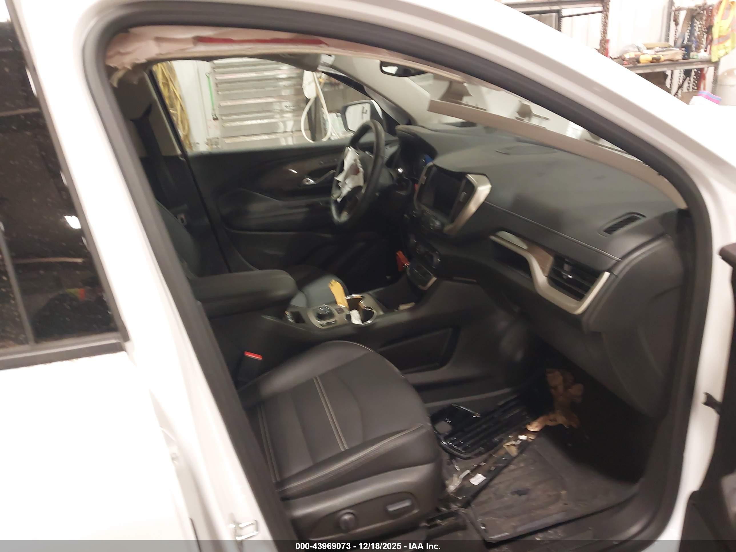 GMC TERRAIN image 5