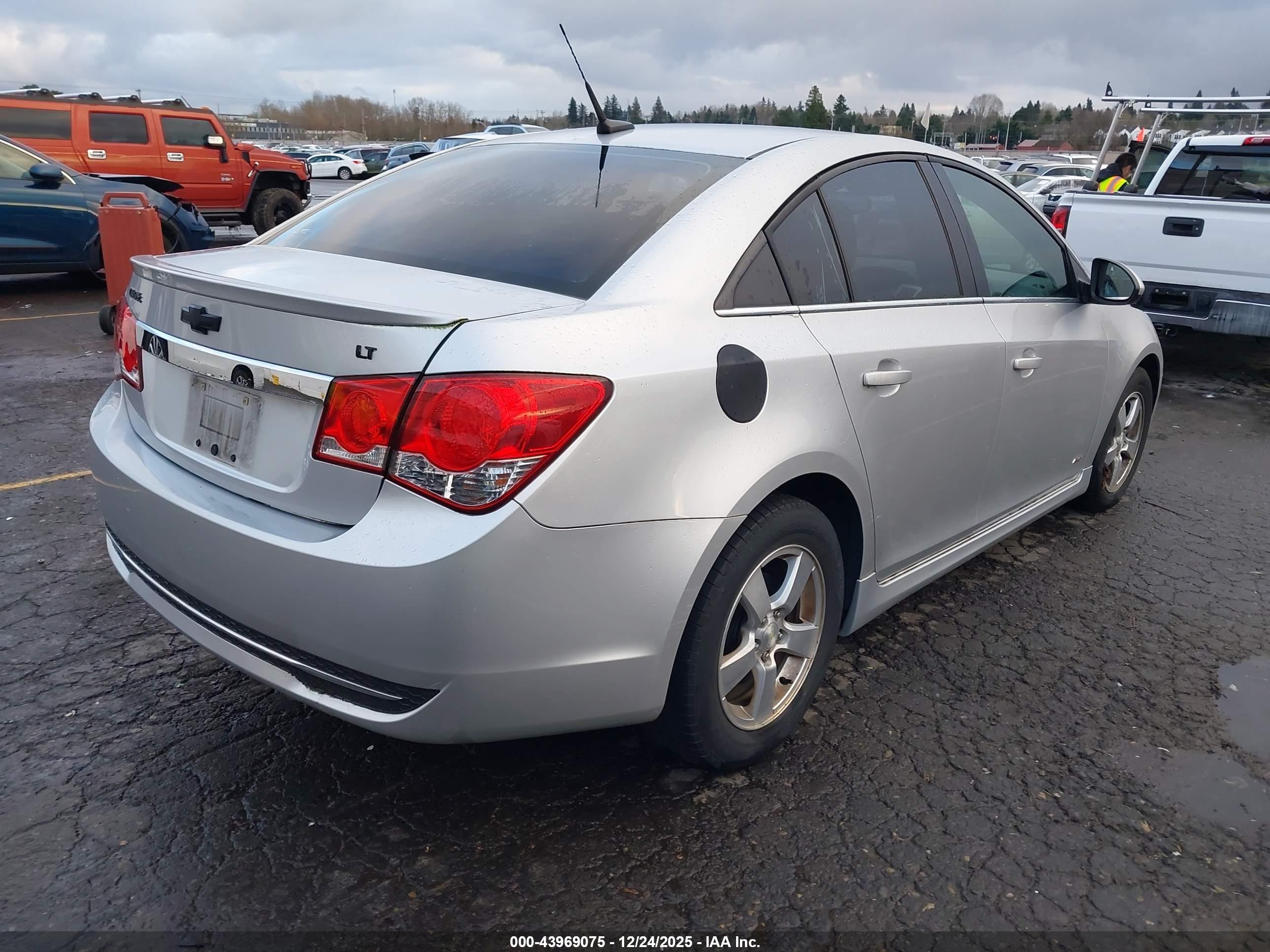 CHEVROLET CRUZE image 4