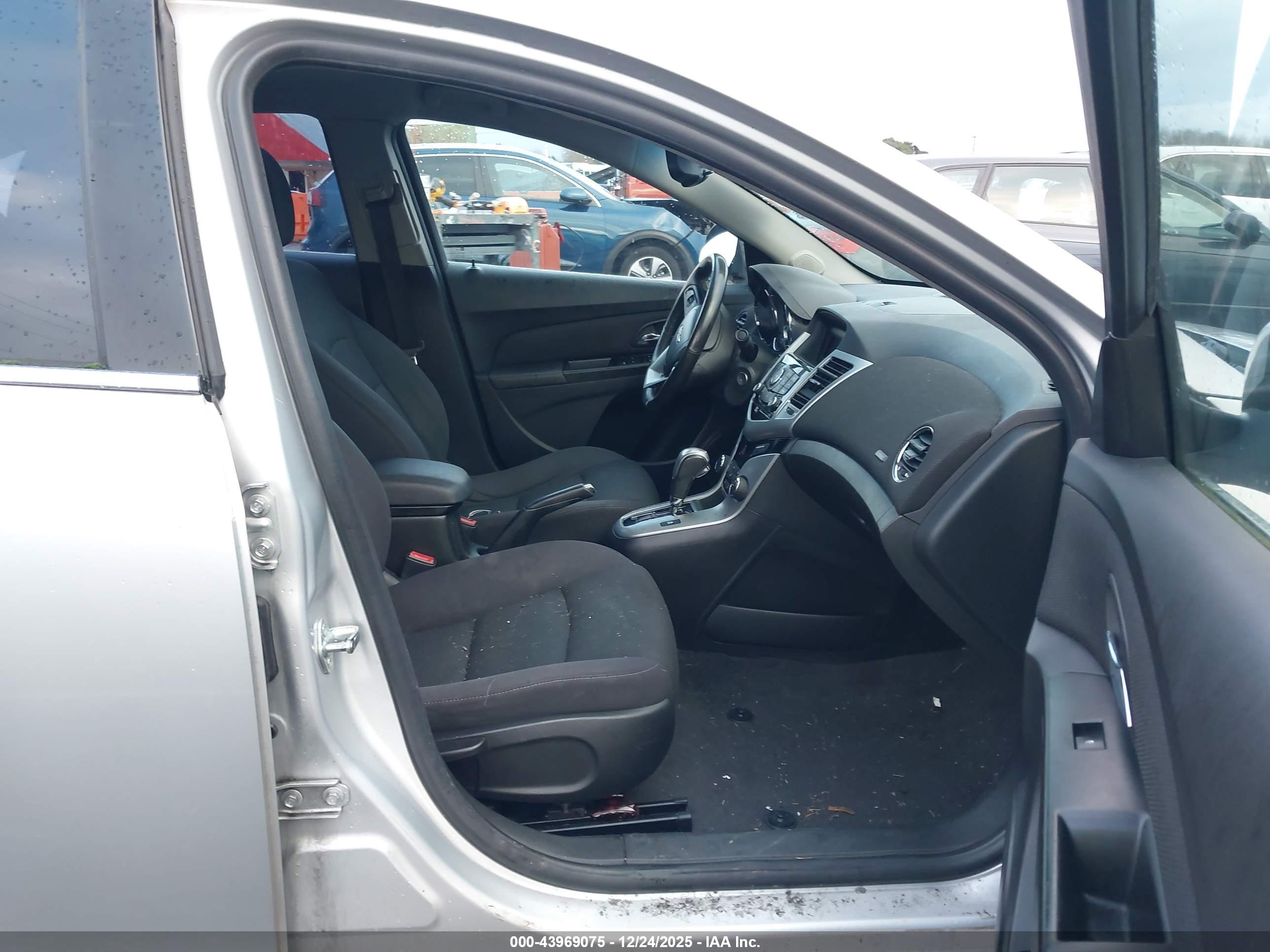 CHEVROLET CRUZE image 5