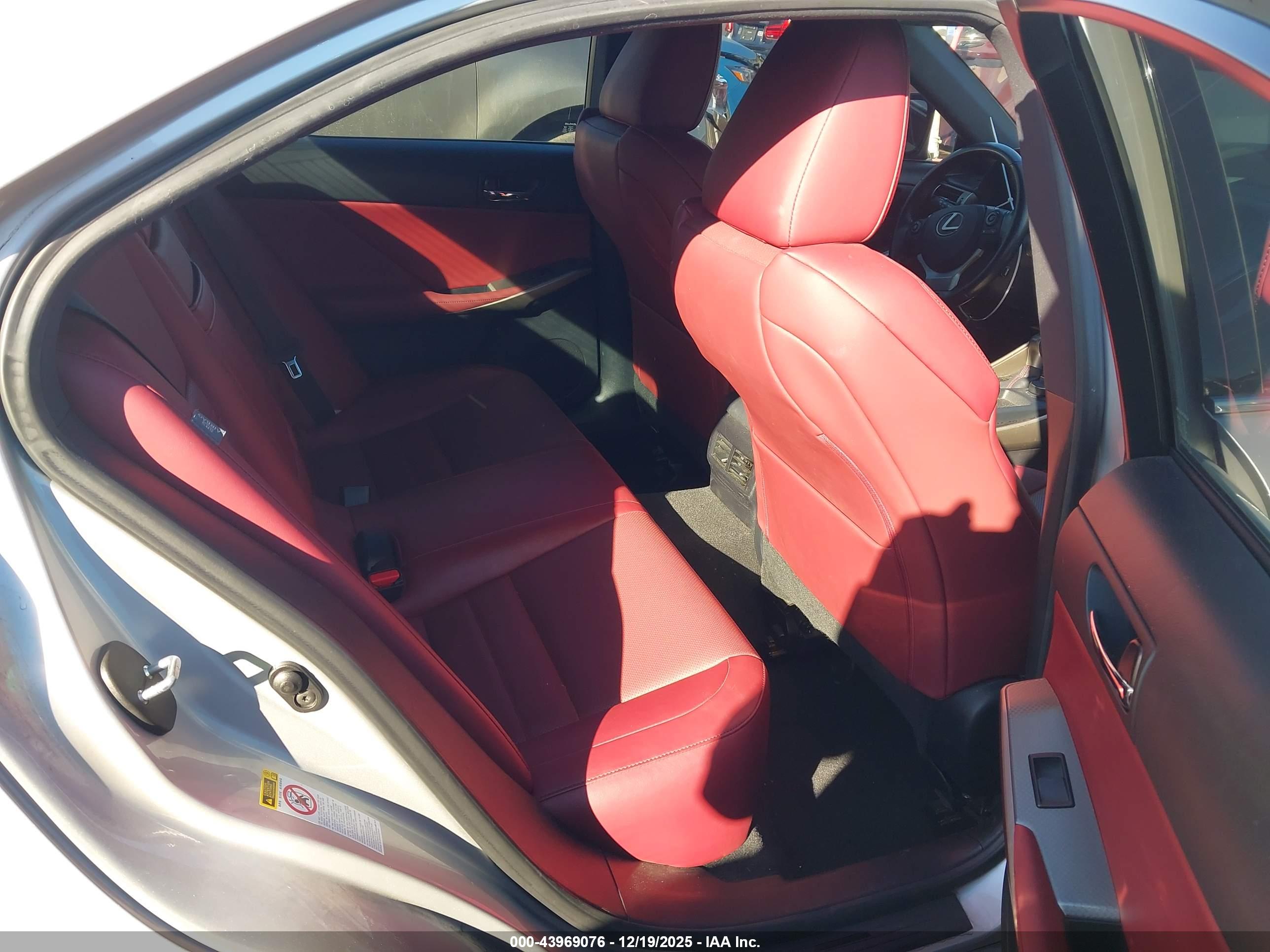 LEXUS IS image 8