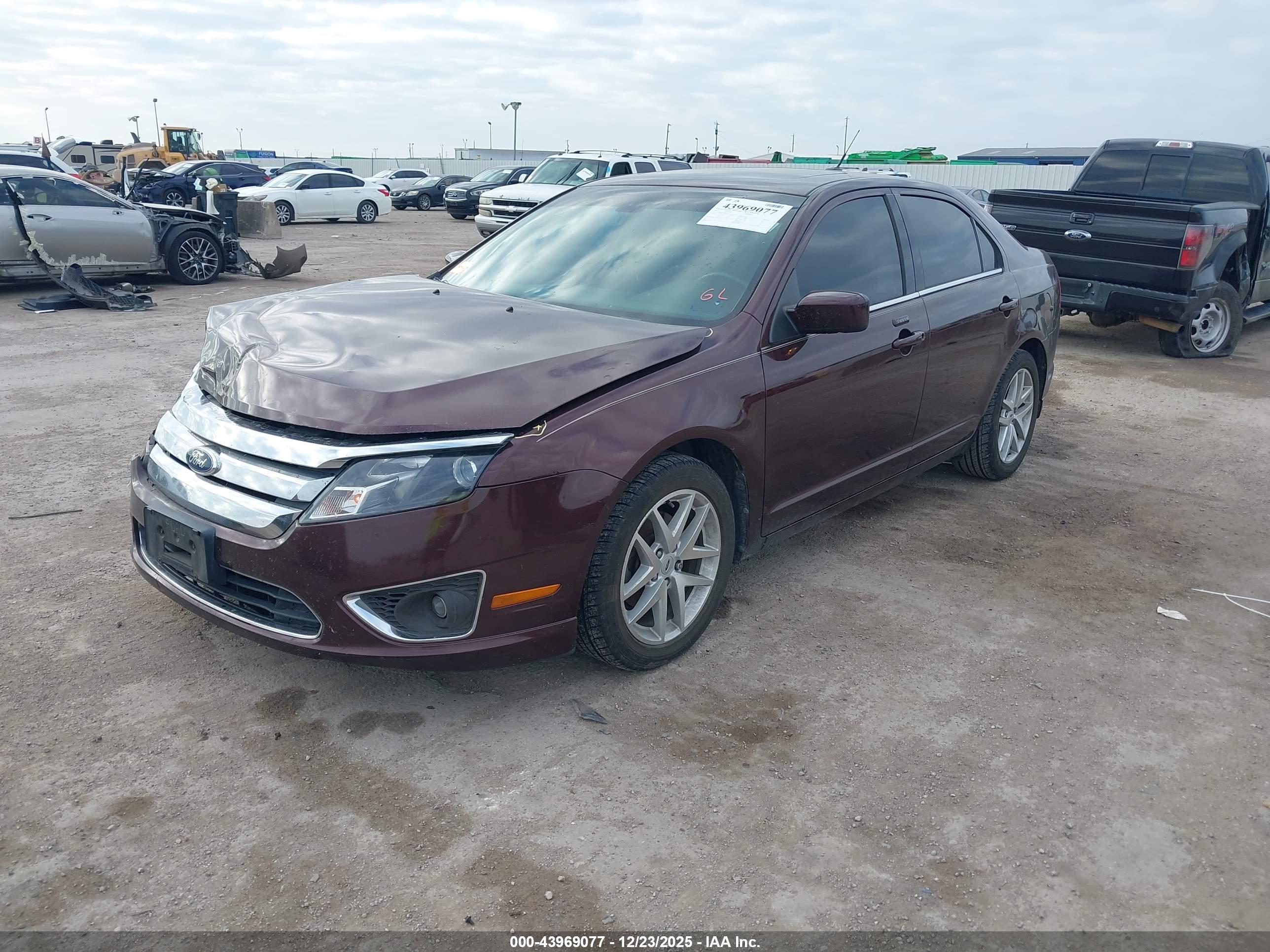FORD FUSION image 2