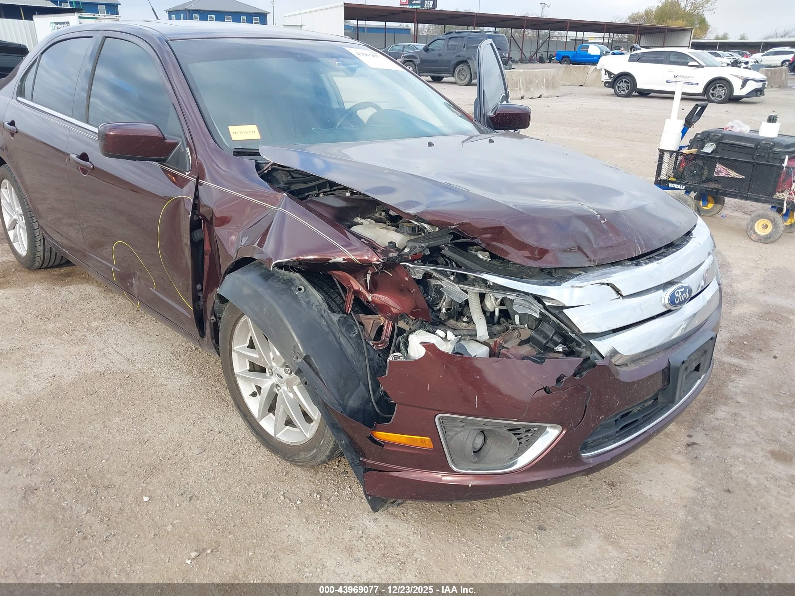 FORD FUSION image 6