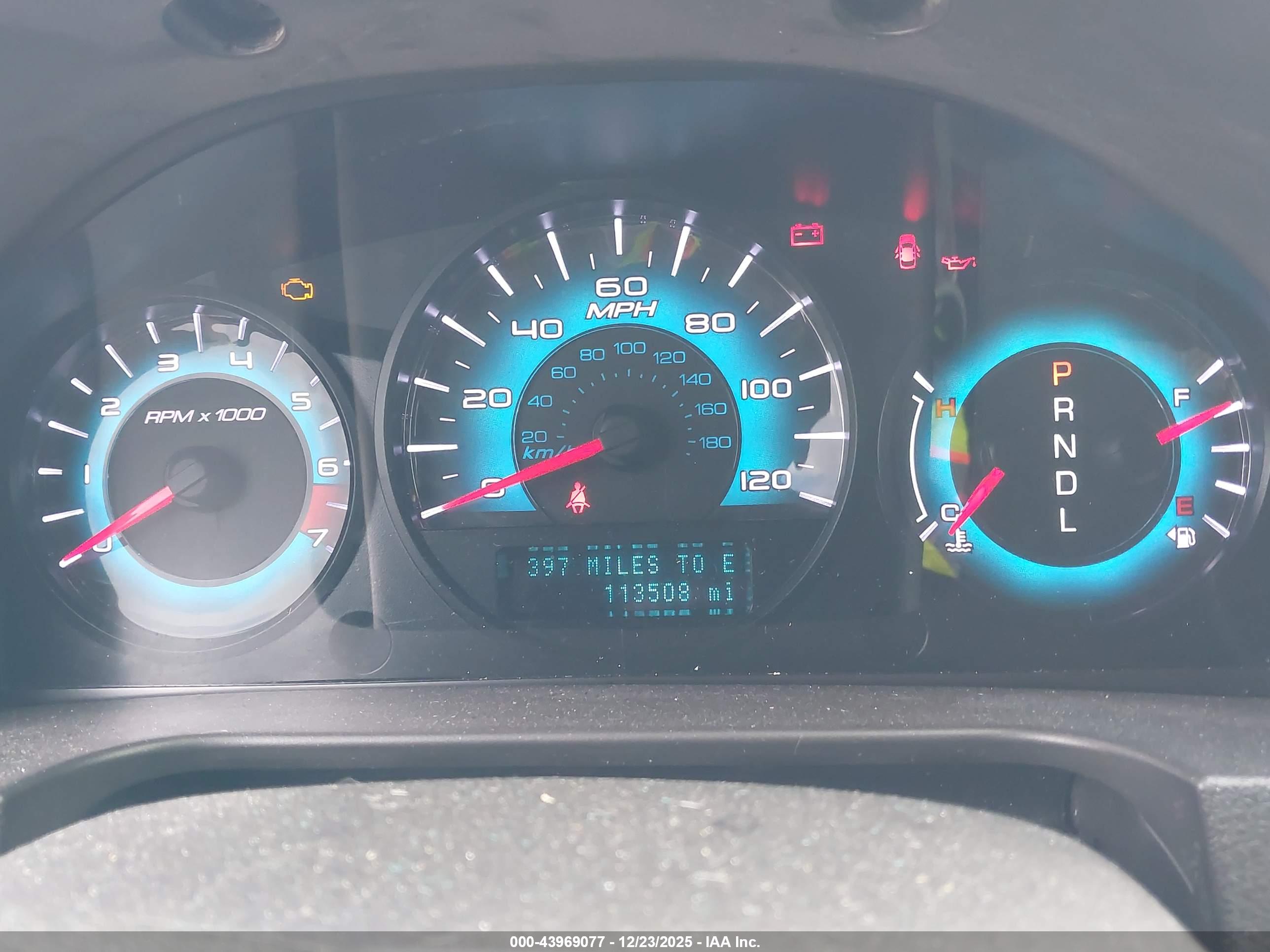 FORD FUSION image 7