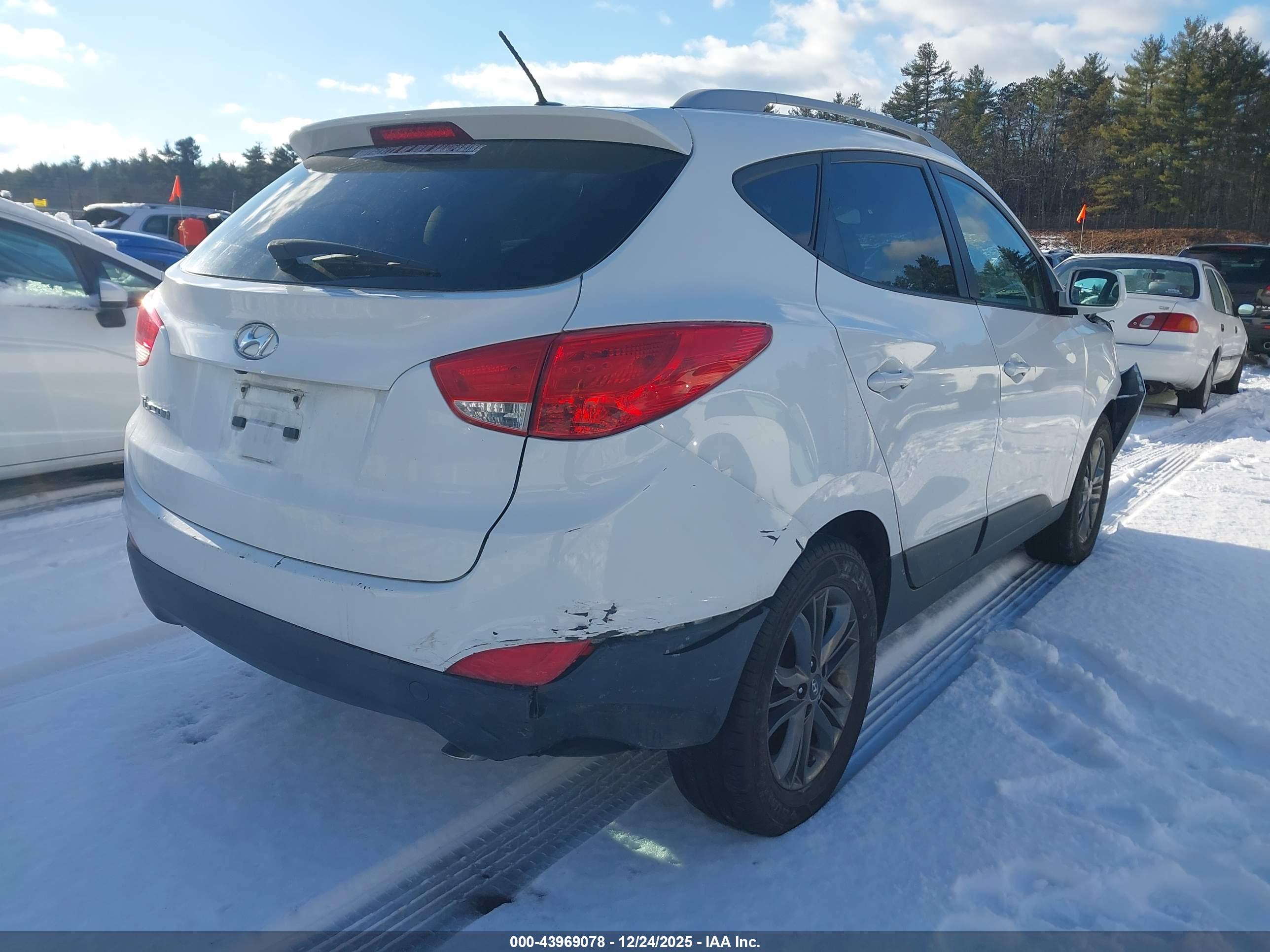 HYUNDAI TUCSON image 4