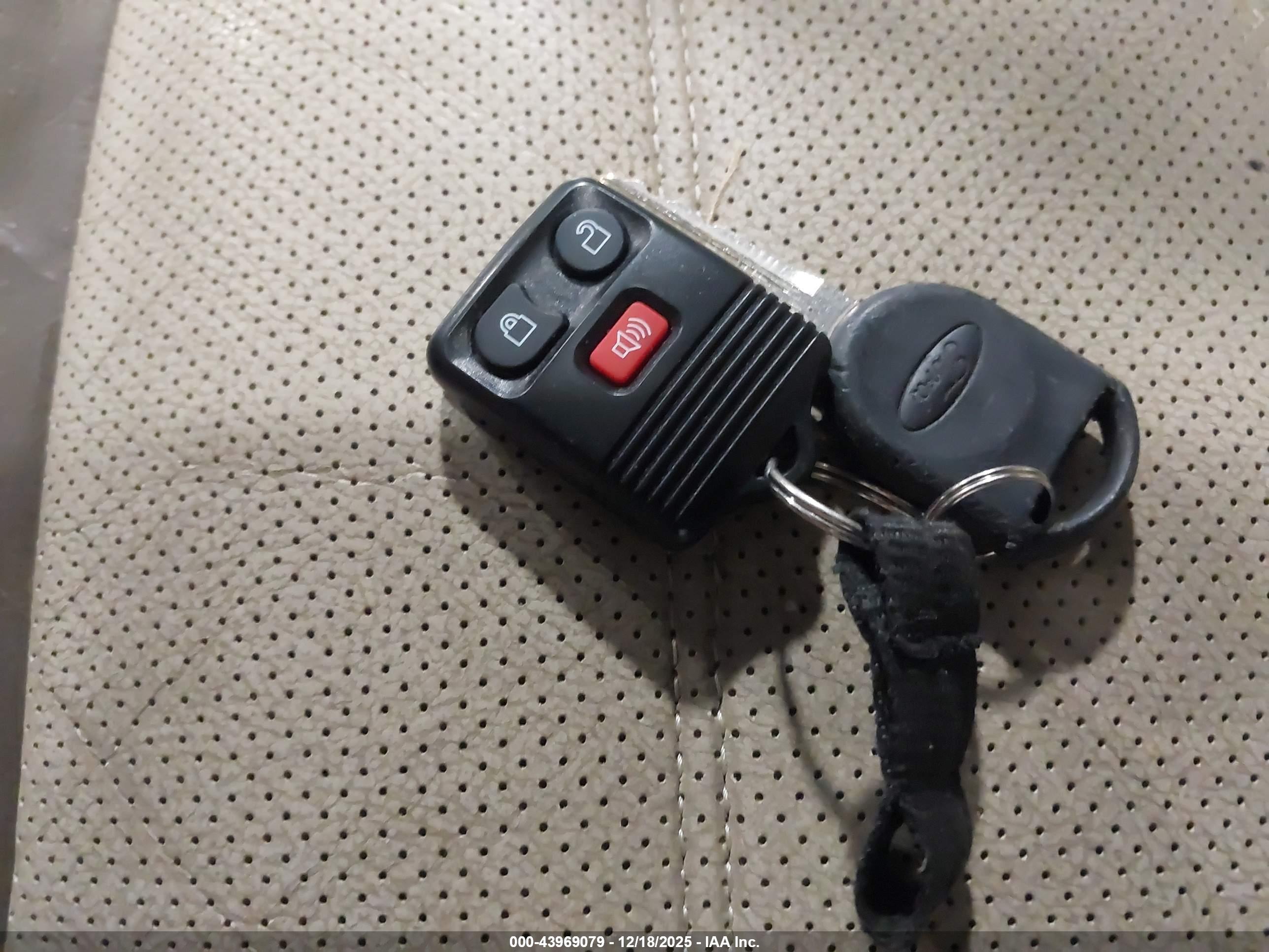 FORD EXPLORER image 11