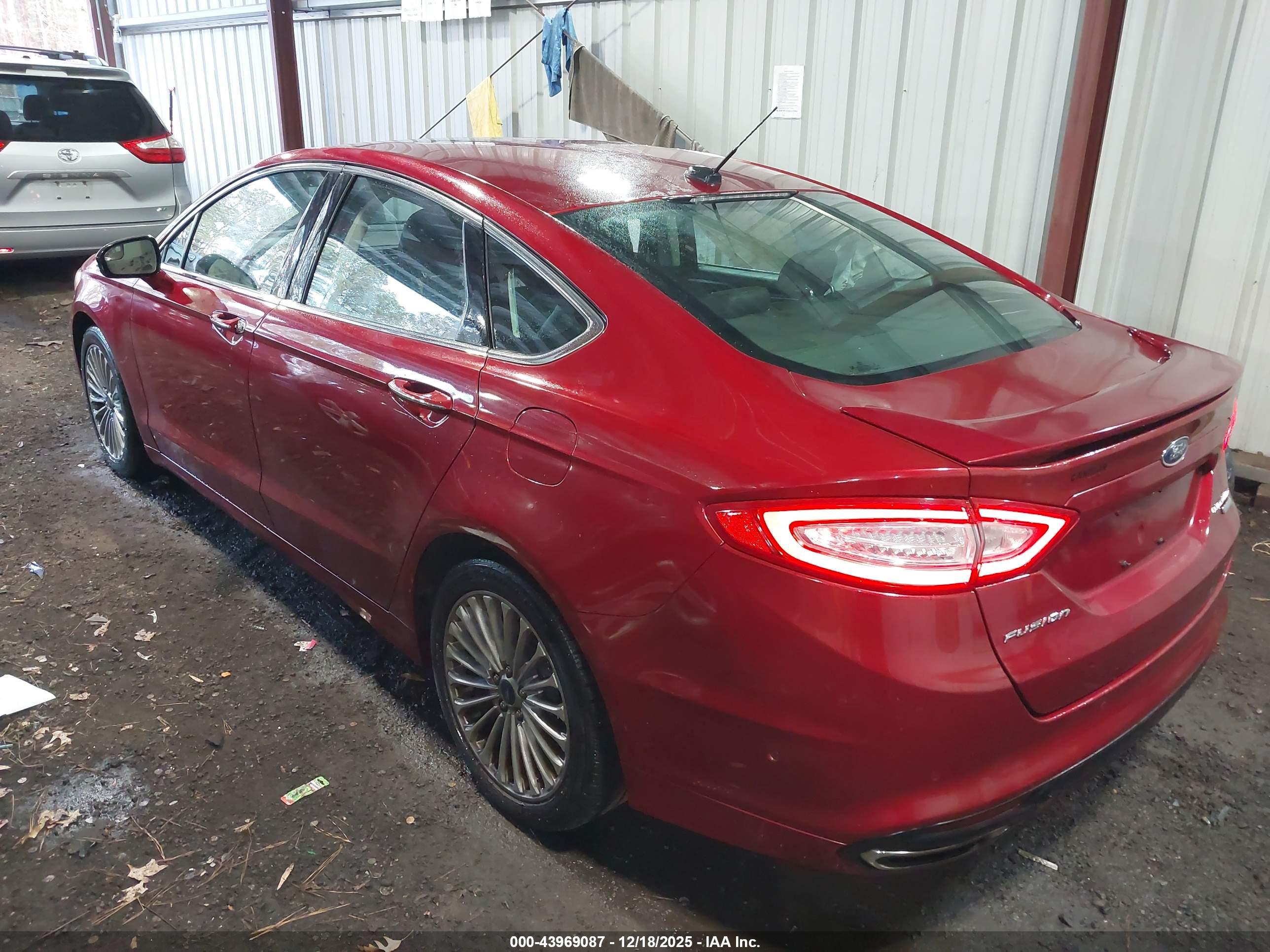 FORD FUSION image 3