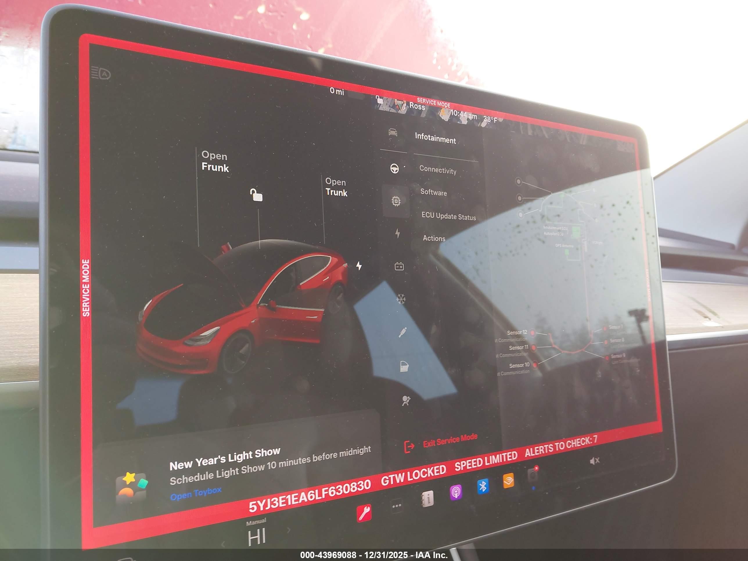 TESLA MODEL image 7