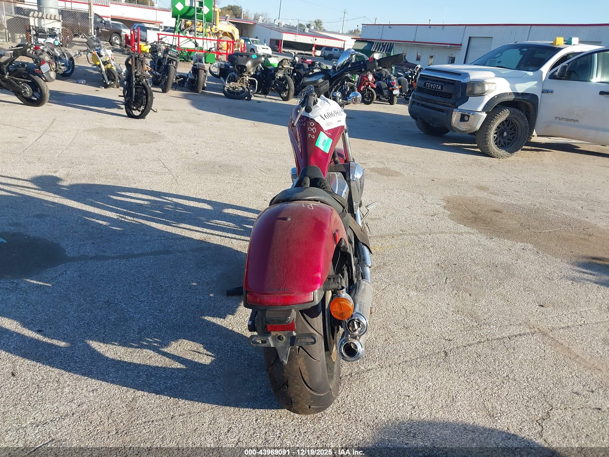 HONDA VT1300 image 6
