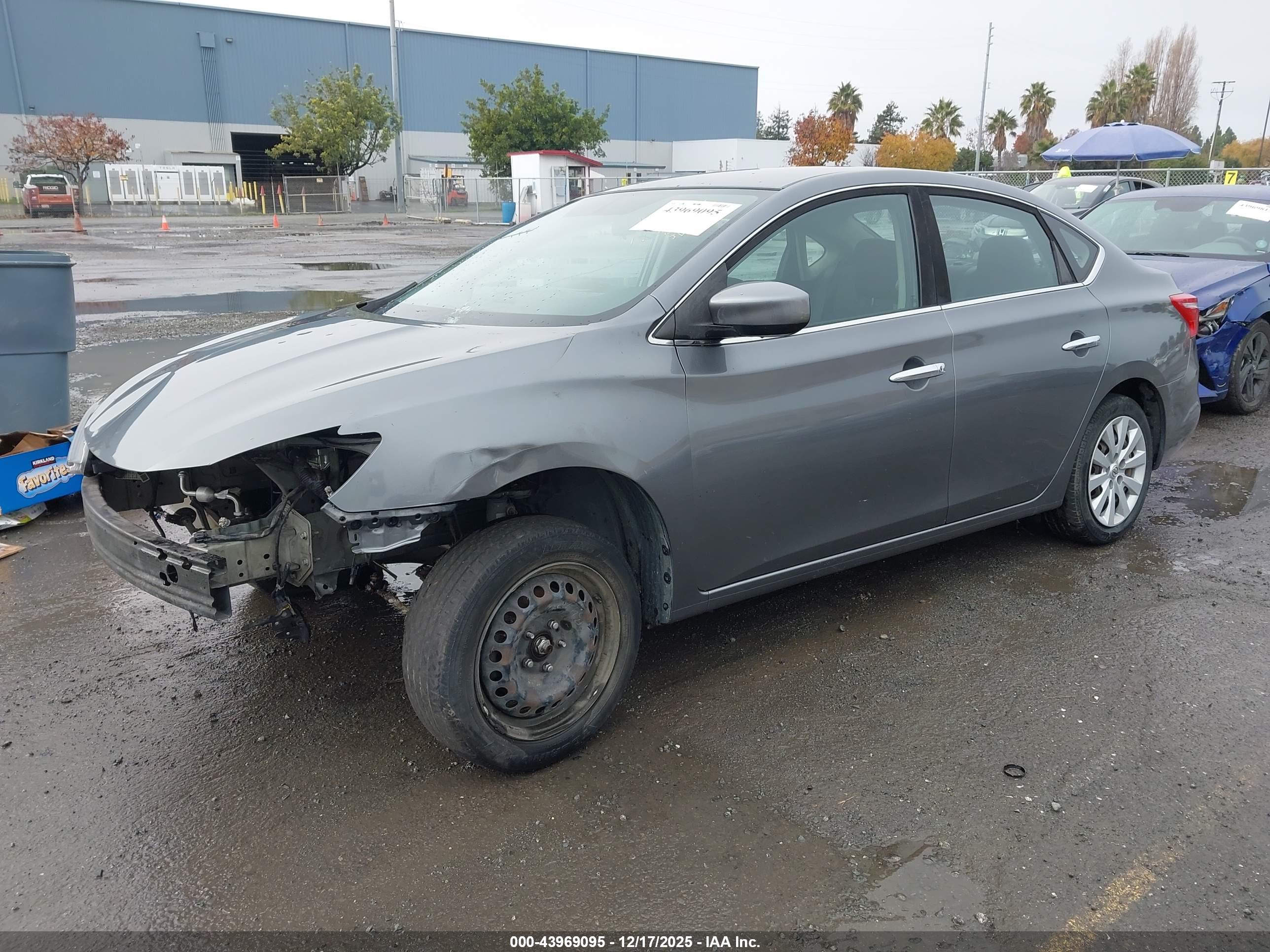 NISSAN SENTRA image 2