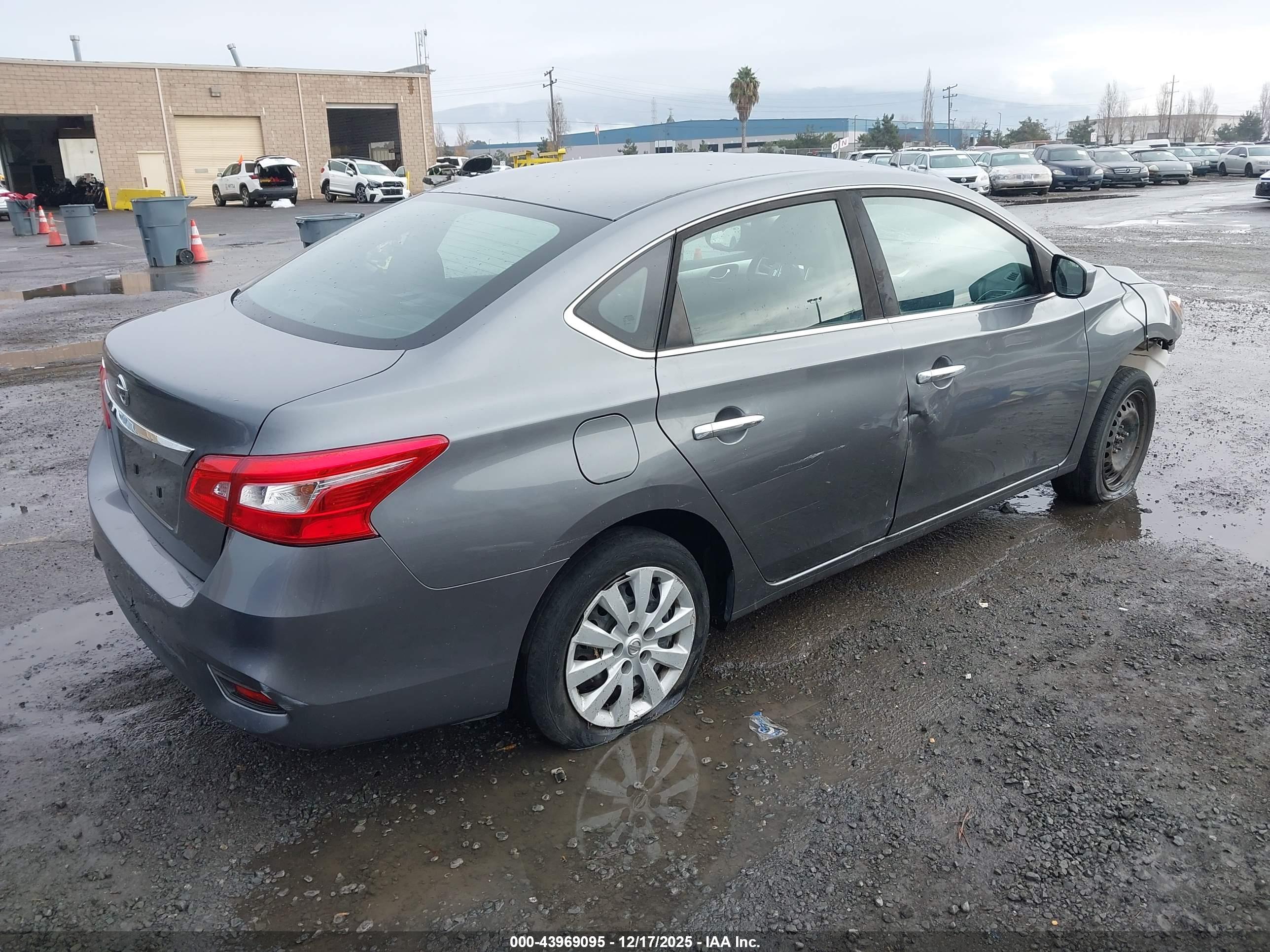 NISSAN SENTRA image 4