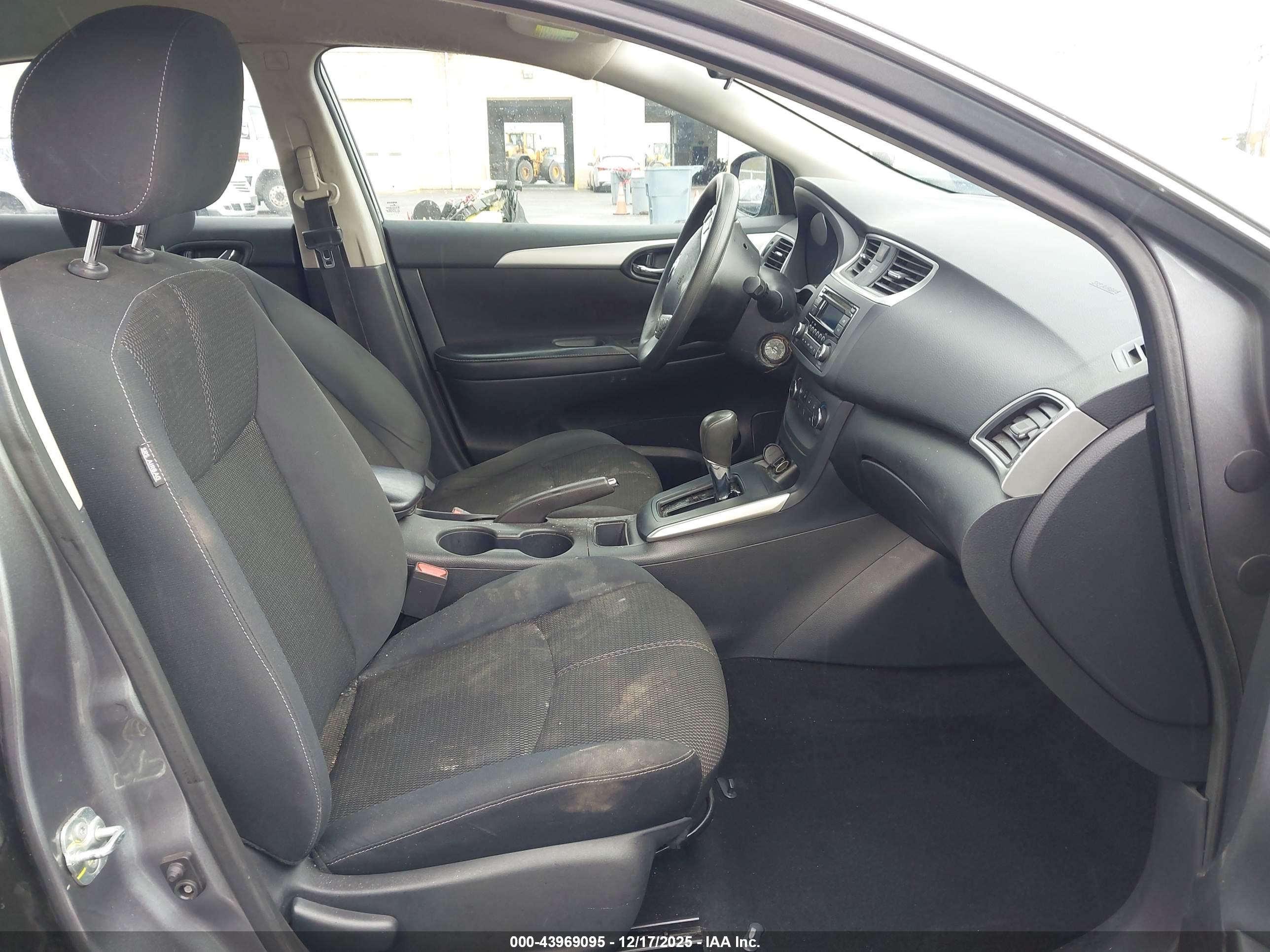 NISSAN SENTRA image 5