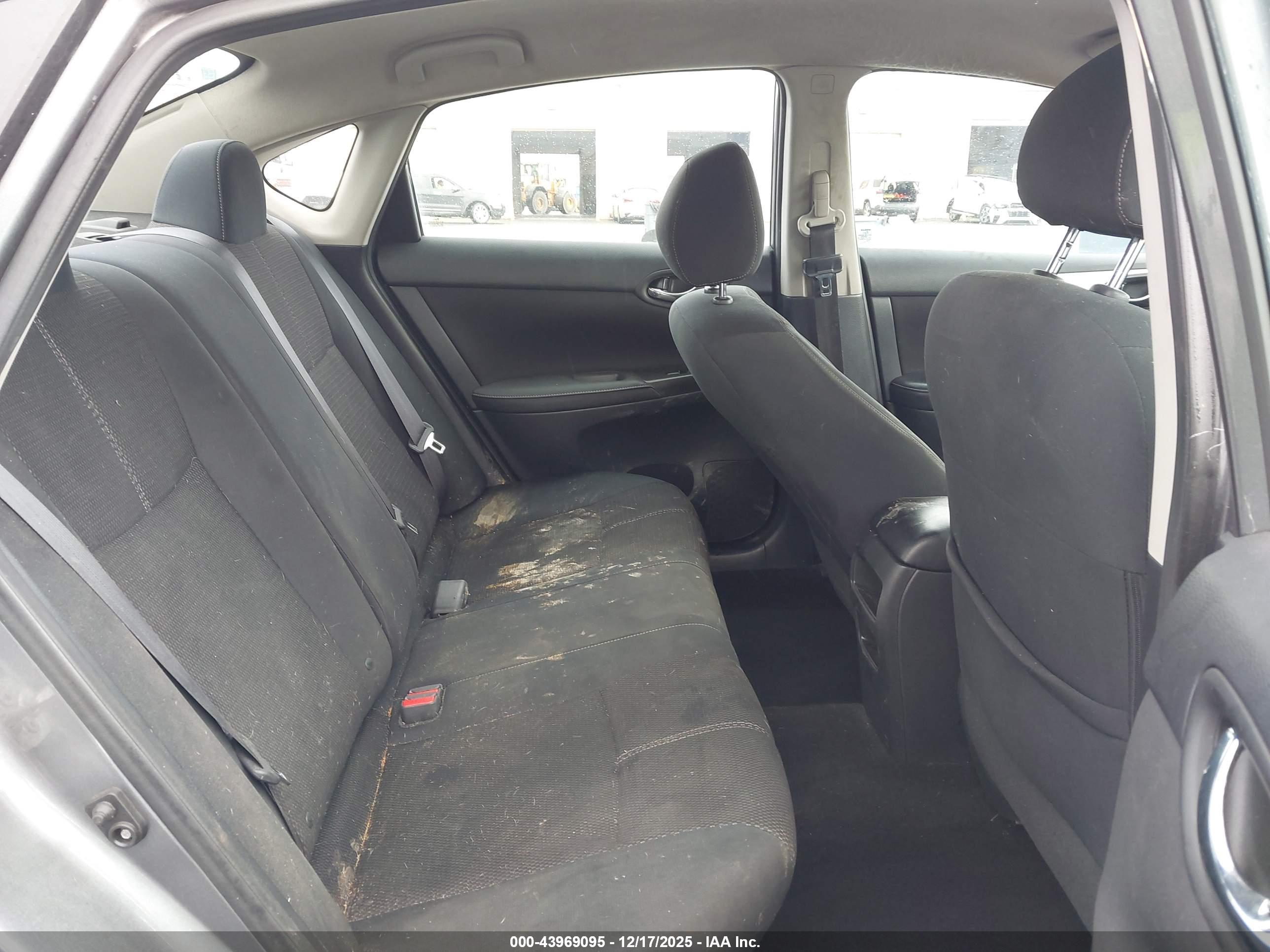 NISSAN SENTRA image 8