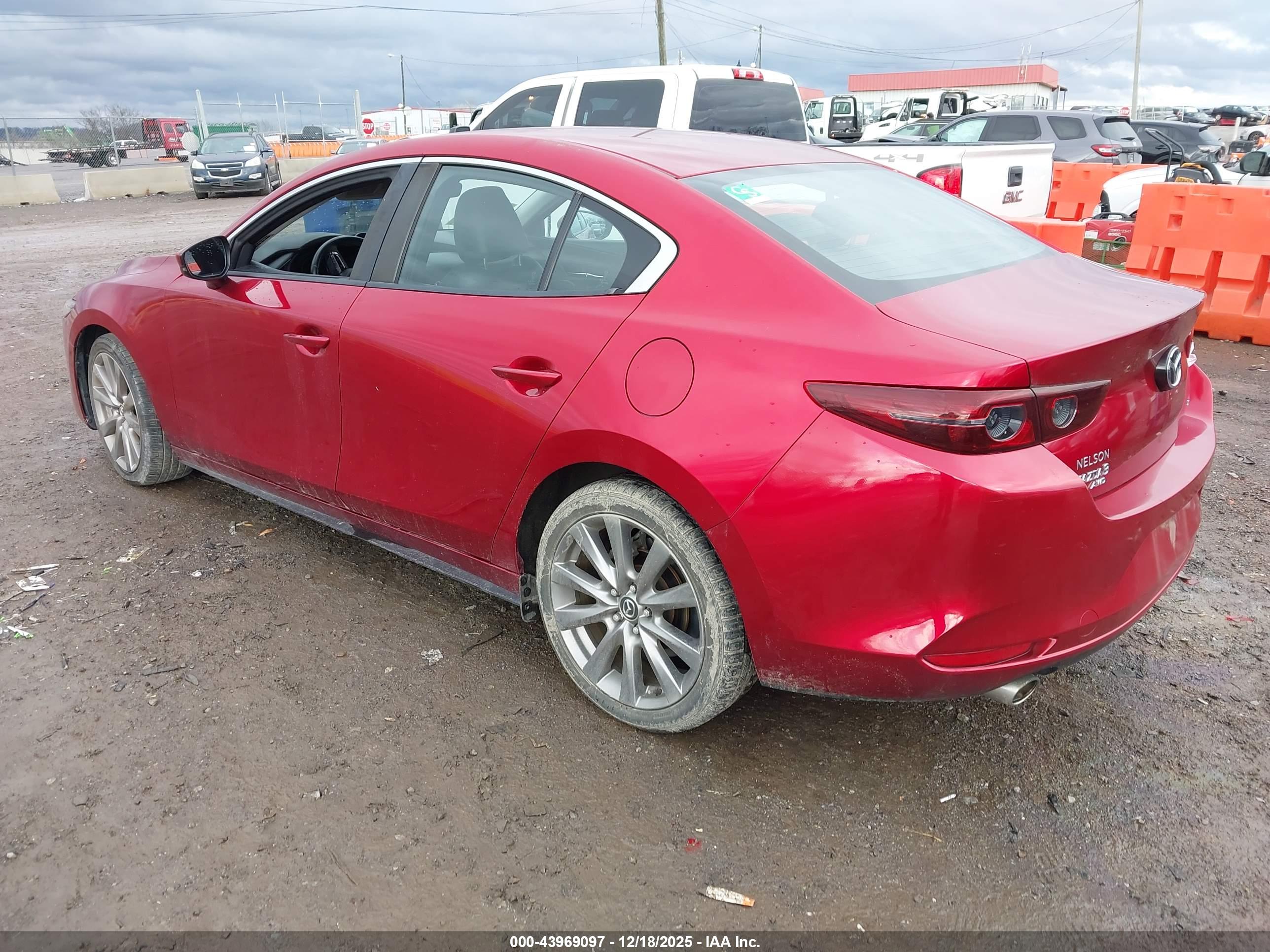 MAZDA MAZDA3 image 3